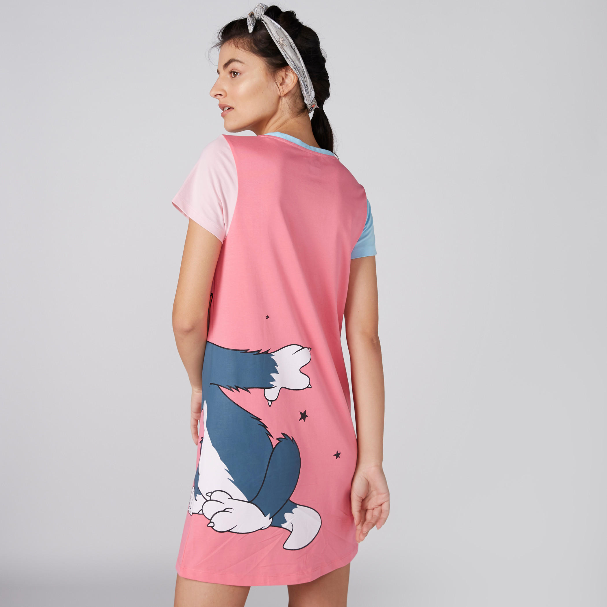 تيشيرت بياقة مستديرة وأكمام قصيرة وطبعات توم آند جيري-women-clothing-nightwear-nighties-image-2