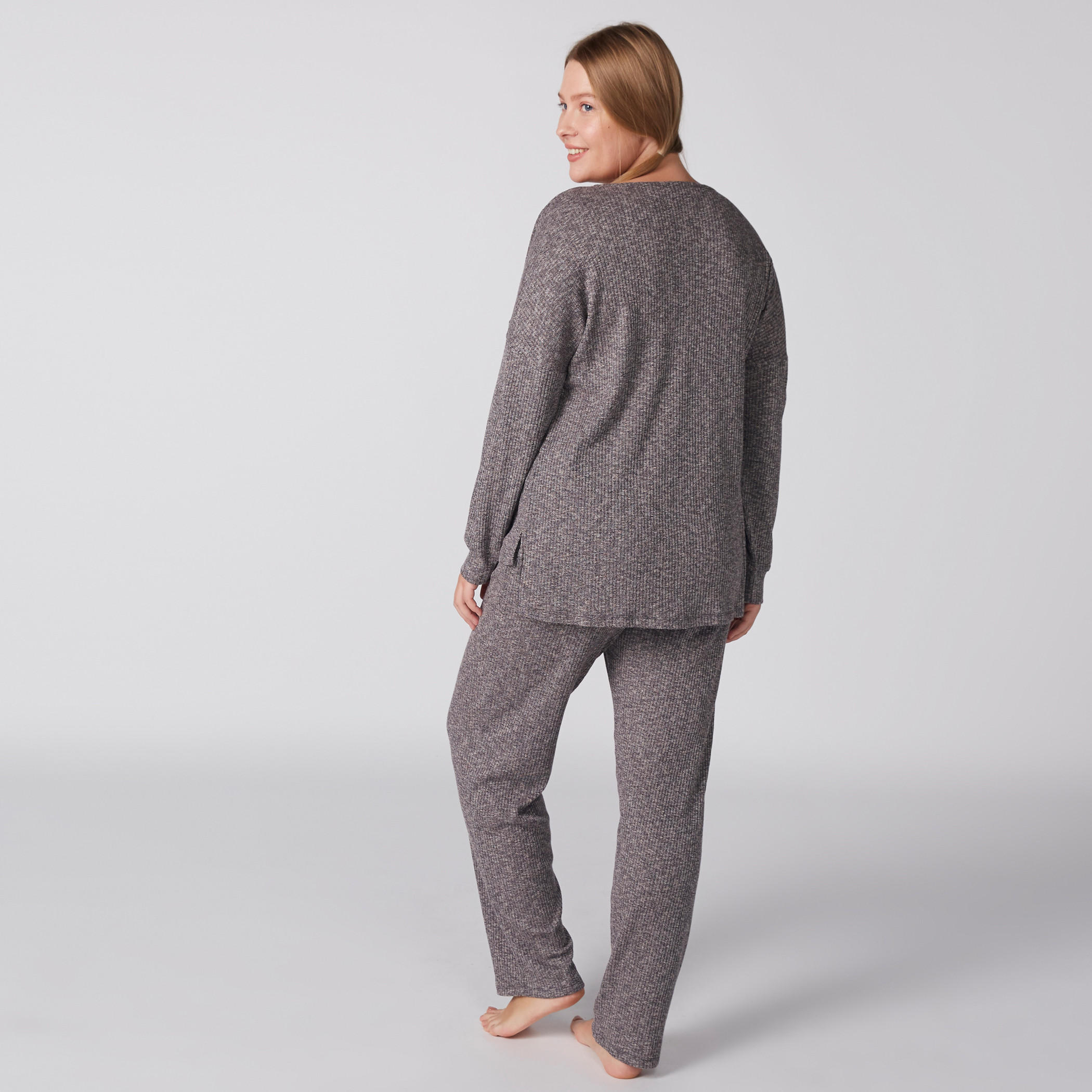 طقم بنطال بيجاما وبلوزة بياقة V-women-clothing-nightwear-pyjamas-longsets-image-1