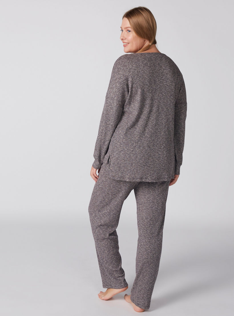 طقم بنطال بيجاما وبلوزة بياقة V-women-clothing-nightwear-pyjamas-longsets-image-1
