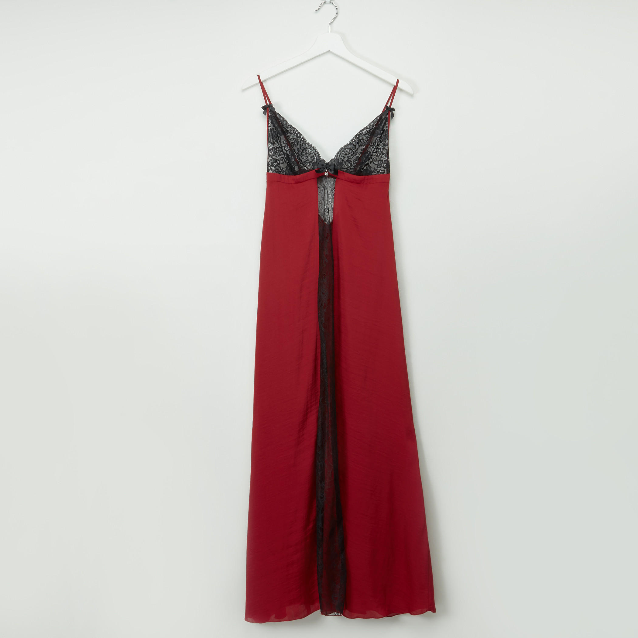 قميص نوم طويل بحمّالات رفيعة وتفاصيل دانتيل-women-clothing-nightwear-nighties-image-1