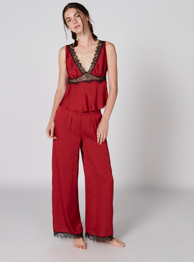 طقم بنطال بيجاما وبلوزة دون أكمام بياقة V وتفاصيل دانتيل-women-clothing-nightwear-pyjamas-longsets-image-1