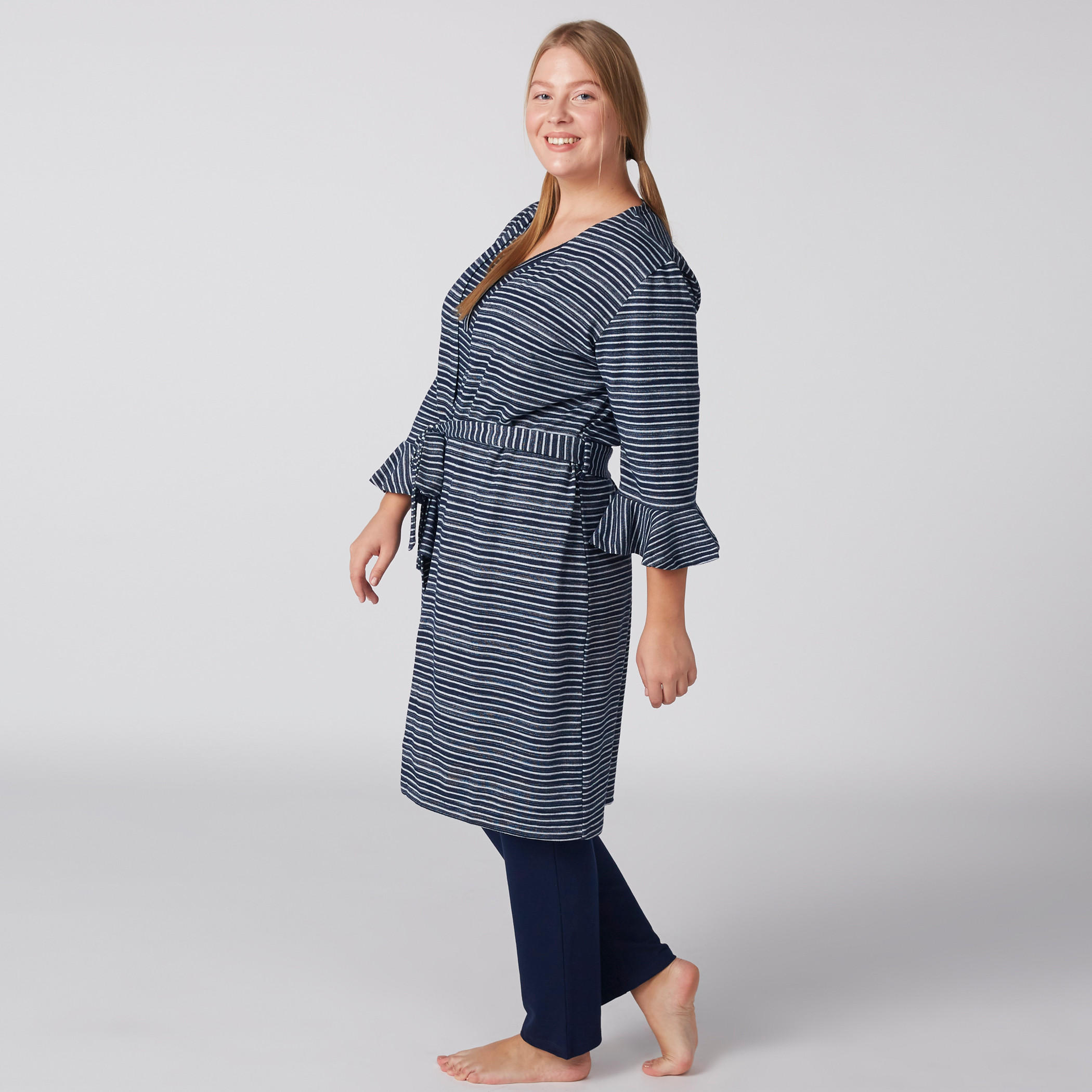 روب مقلّم بأكمام طويلة-women-clothing-nightwear-robes-image-3