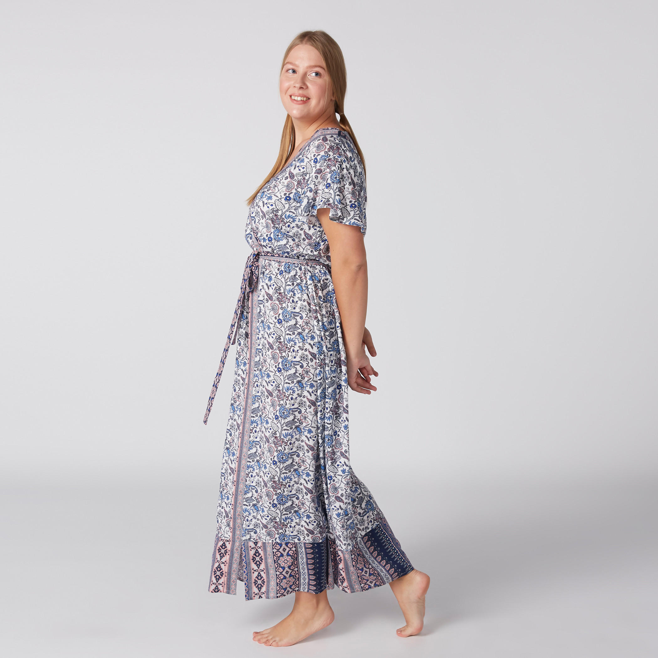 قميص نوم طويل بأكمام قصيرة وأربطة وطبعات-women-clothing-nightwear-nighties-image-3