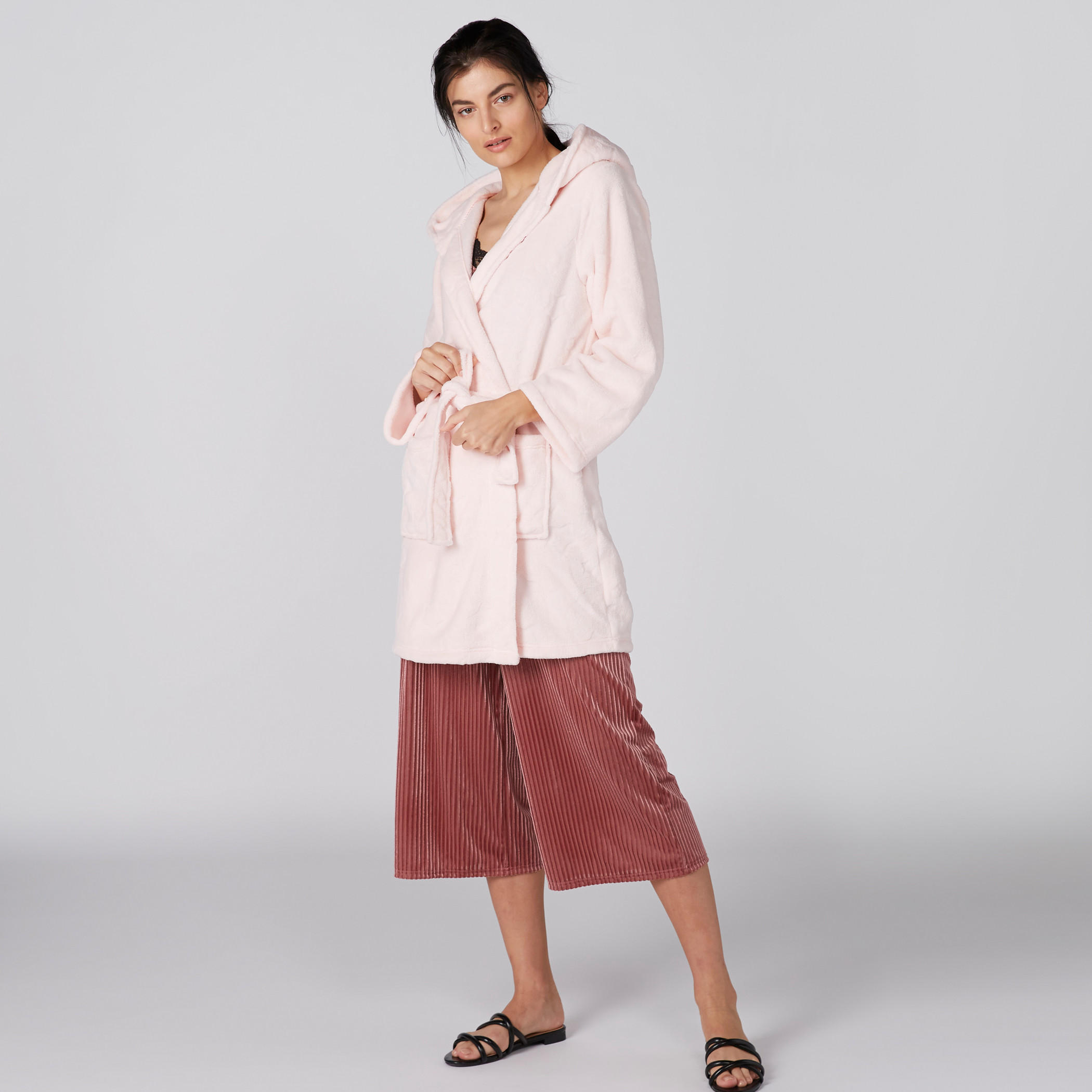 روب بارز الملمس بأكمام طويلة وقبعة ورباط-women-clothing-nightwear-robes-image-3