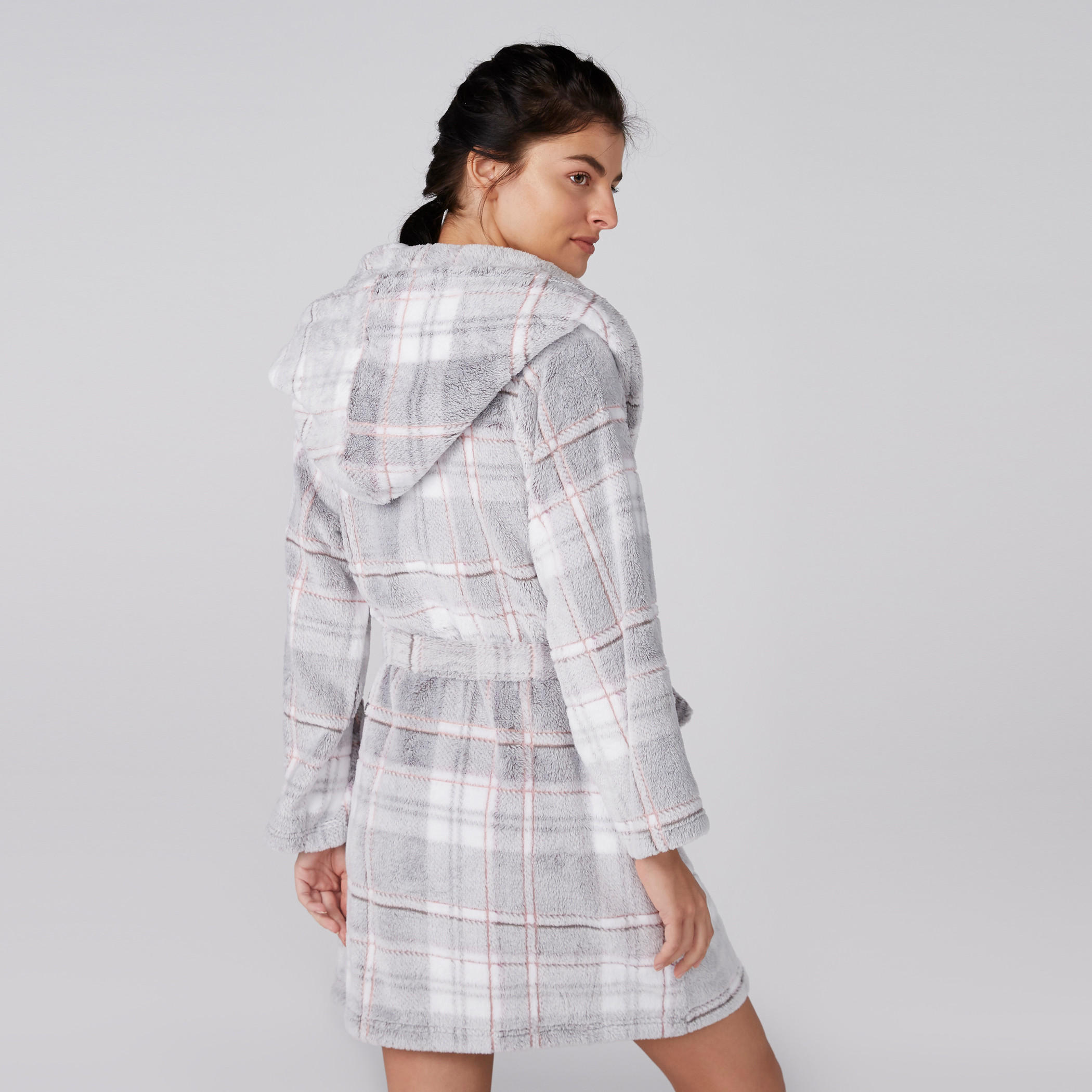 روب حمّام كاروهات بأكمام طويلة وقبّعة-women-clothing-nightwear-robes-image-2