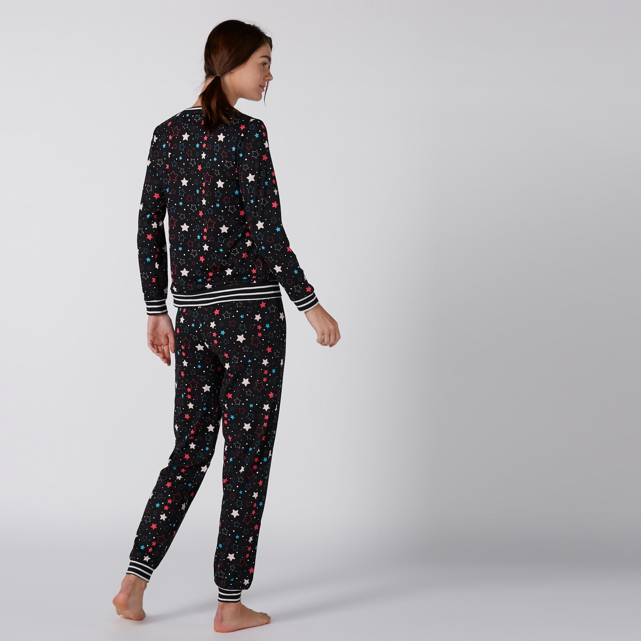طقم بيجاما من بنطال وتيشيرت بنقش مطبوع-women-clothing-nightwear-pyjamas-longsets-image-2