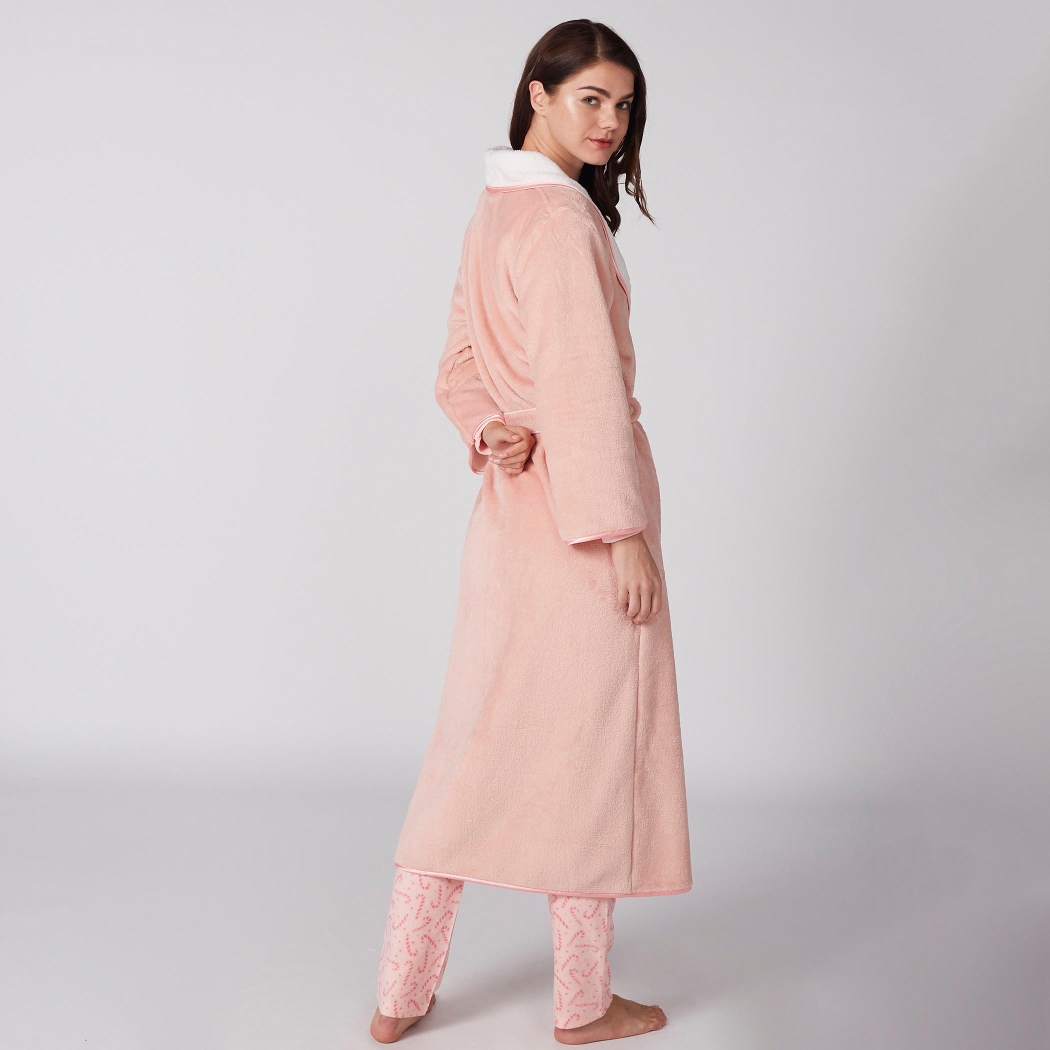 روب قطيفة بأكمام طويلة ورباط-women-clothing-nightwear-robes-image-3