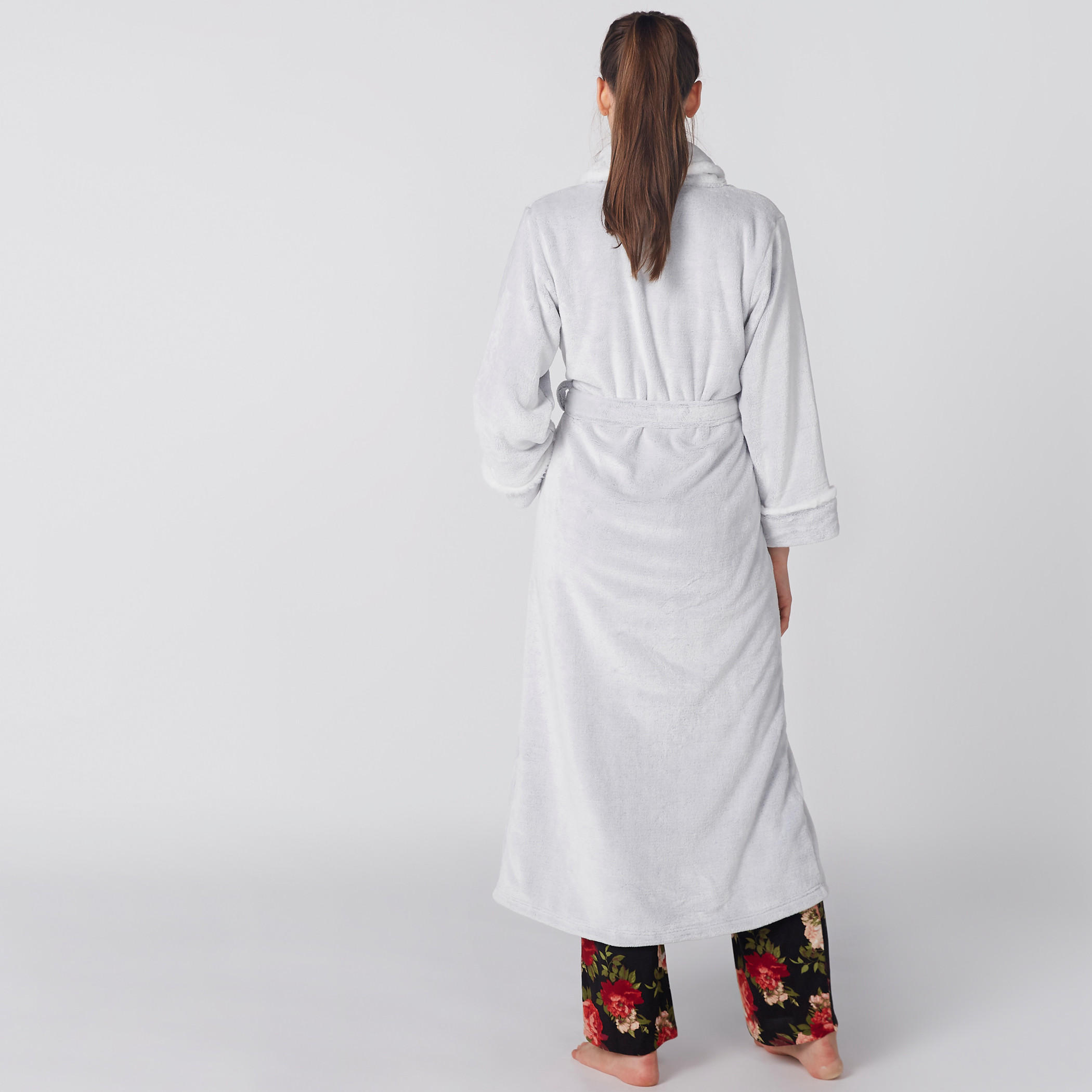 روب بتفاصيل قطيفة وأكمام طويلة وحزام رباط-women-clothing-nightwear-robes-image-3