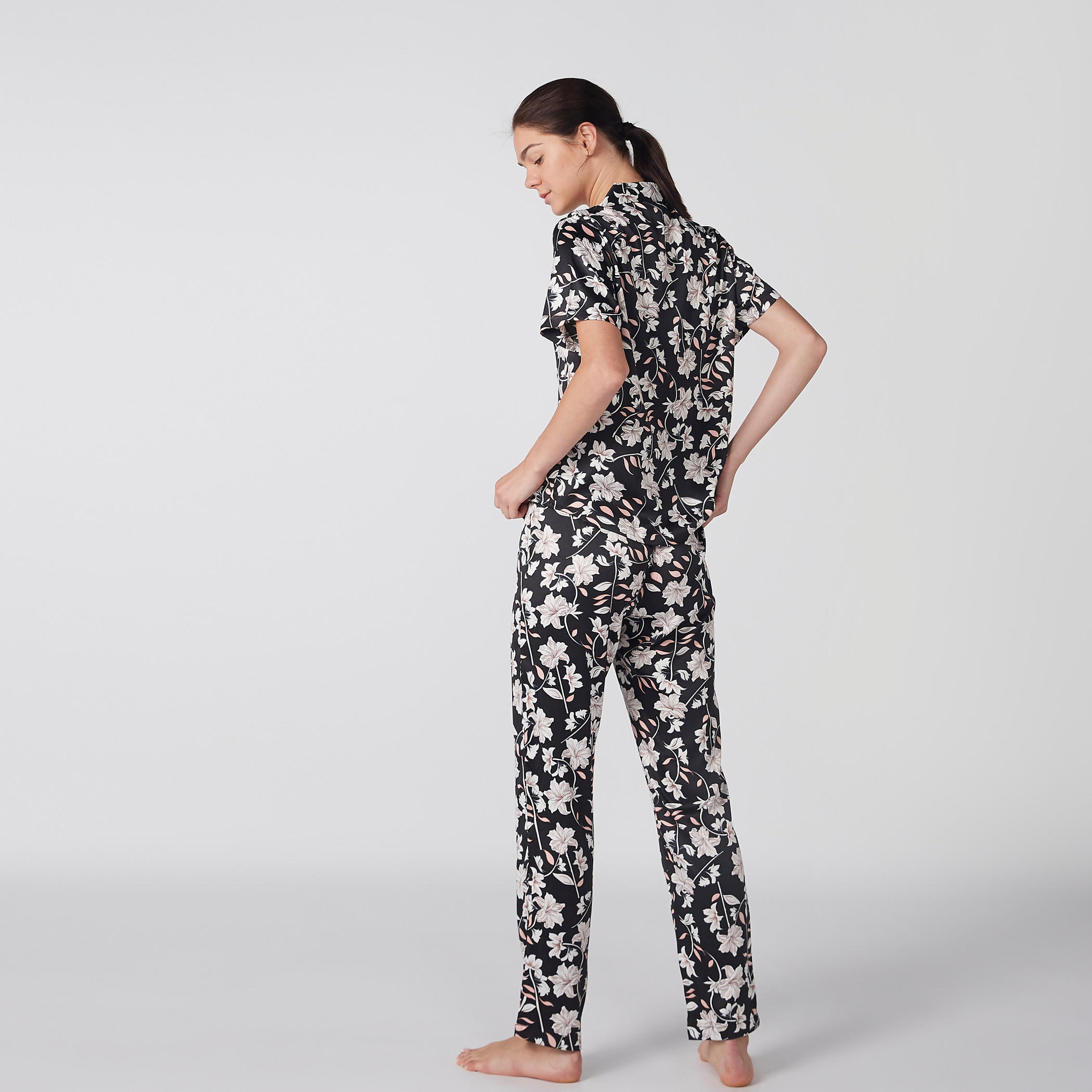 طقم بنطال بيجاما وقميص بأكمام قصيرة وطبعات أزهار-women-clothing-nightwear-pyjamas-longsets-image-2
