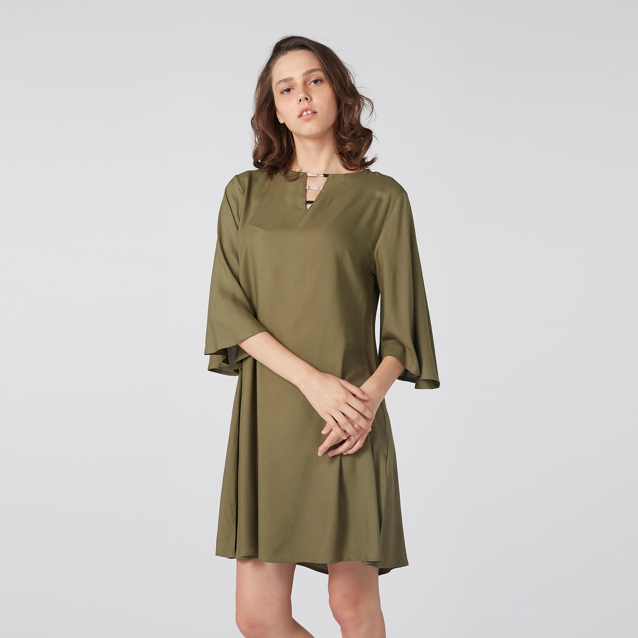 فستان متوسط الطول بياقة مستديرة وأكمام واسعة وفتحة - طقم من قطعتين-women-clothing-nightwear-nighties-image-3