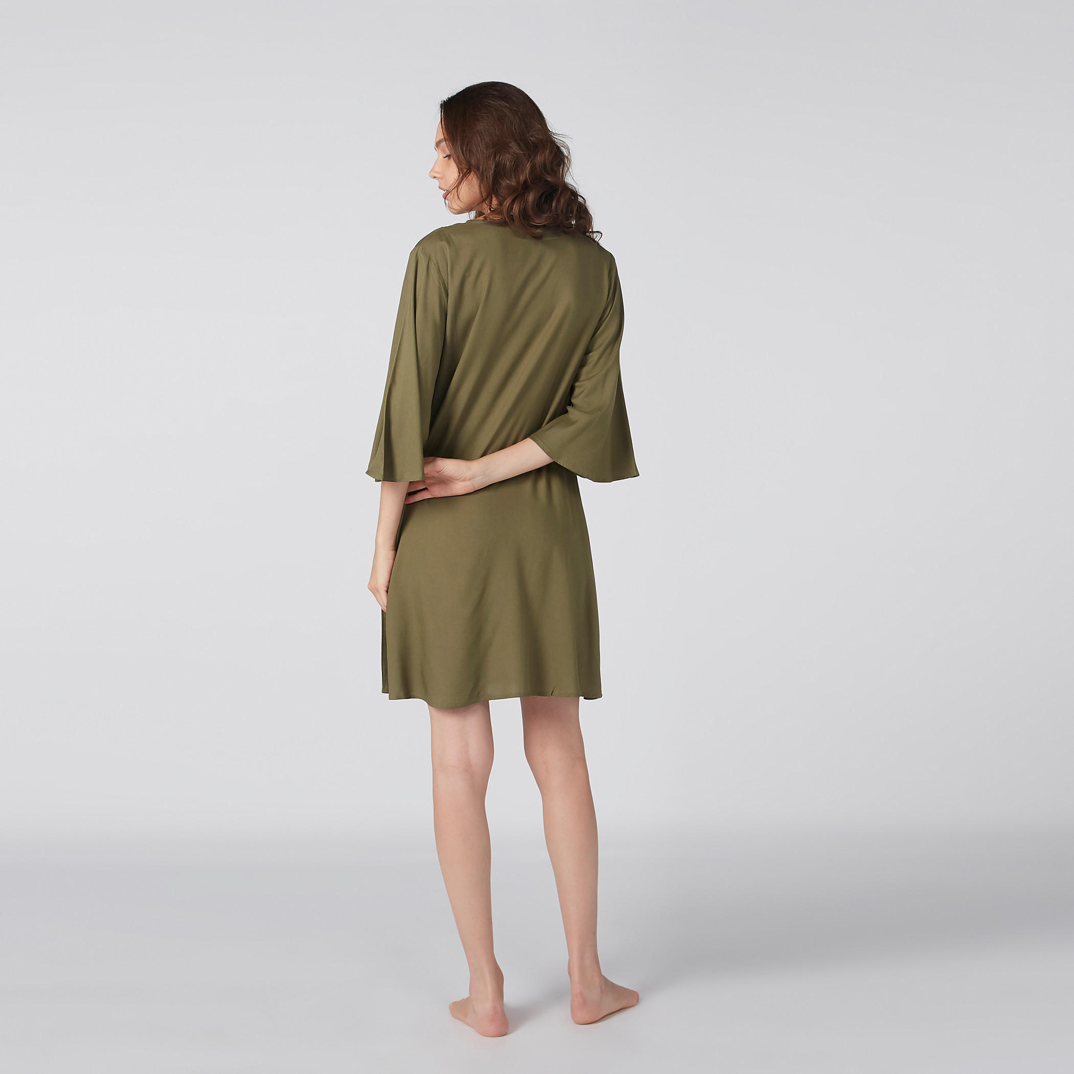 فستان متوسط الطول بياقة مستديرة وأكمام واسعة وفتحة - طقم من قطعتين-women-clothing-nightwear-nighties-image-5