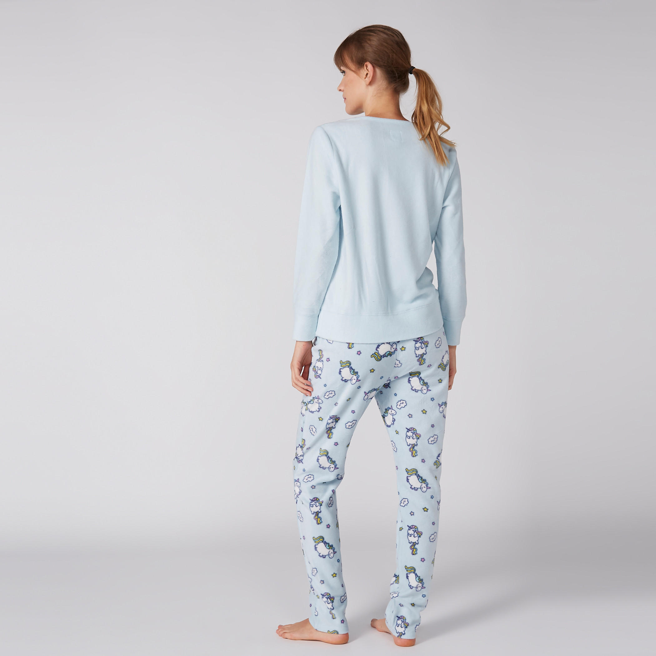 طقم بيجاما وتيشرت بأكمام طويلة مزيّن بطبعات-women-clothing-nightwear-pyjamas-longsets-image-3