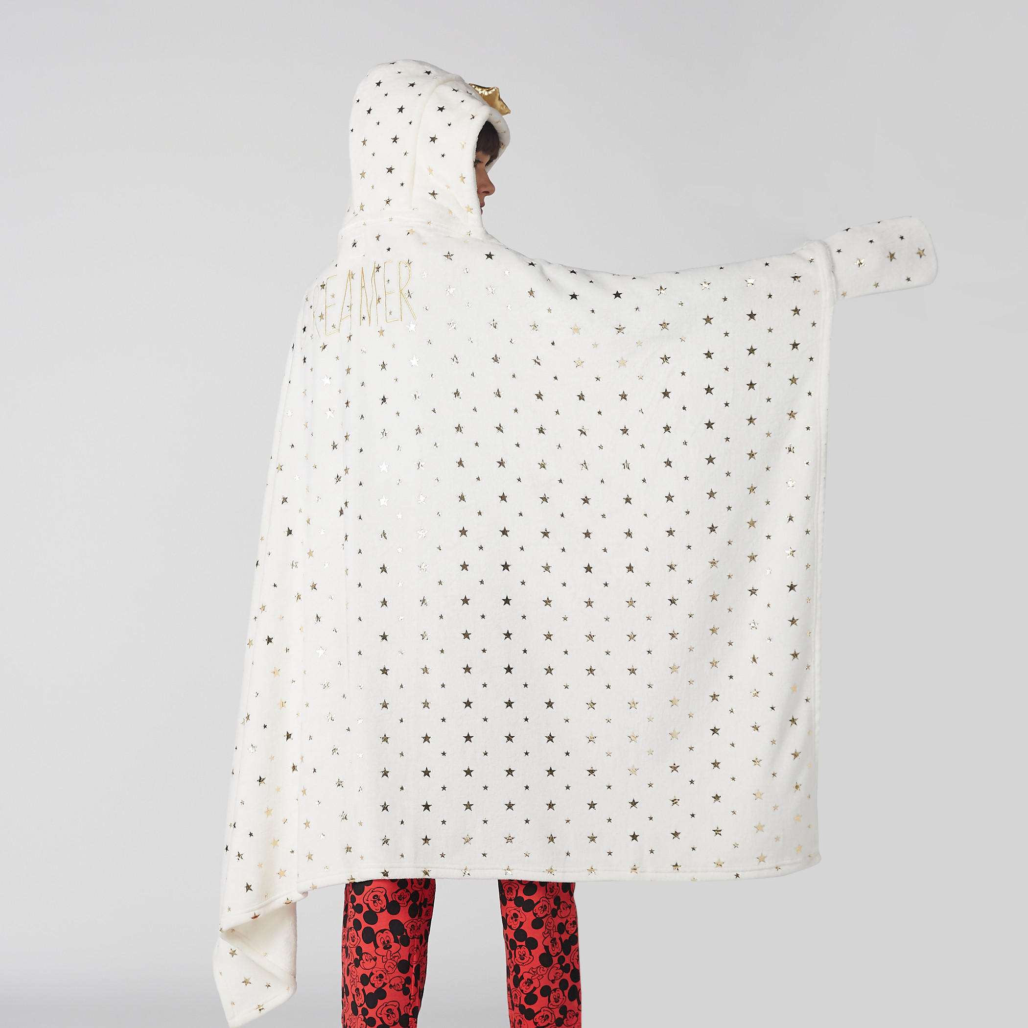 بونشو بقبعة وتزيينات وطبعات-women-clothing-nightwear-robes-image-5