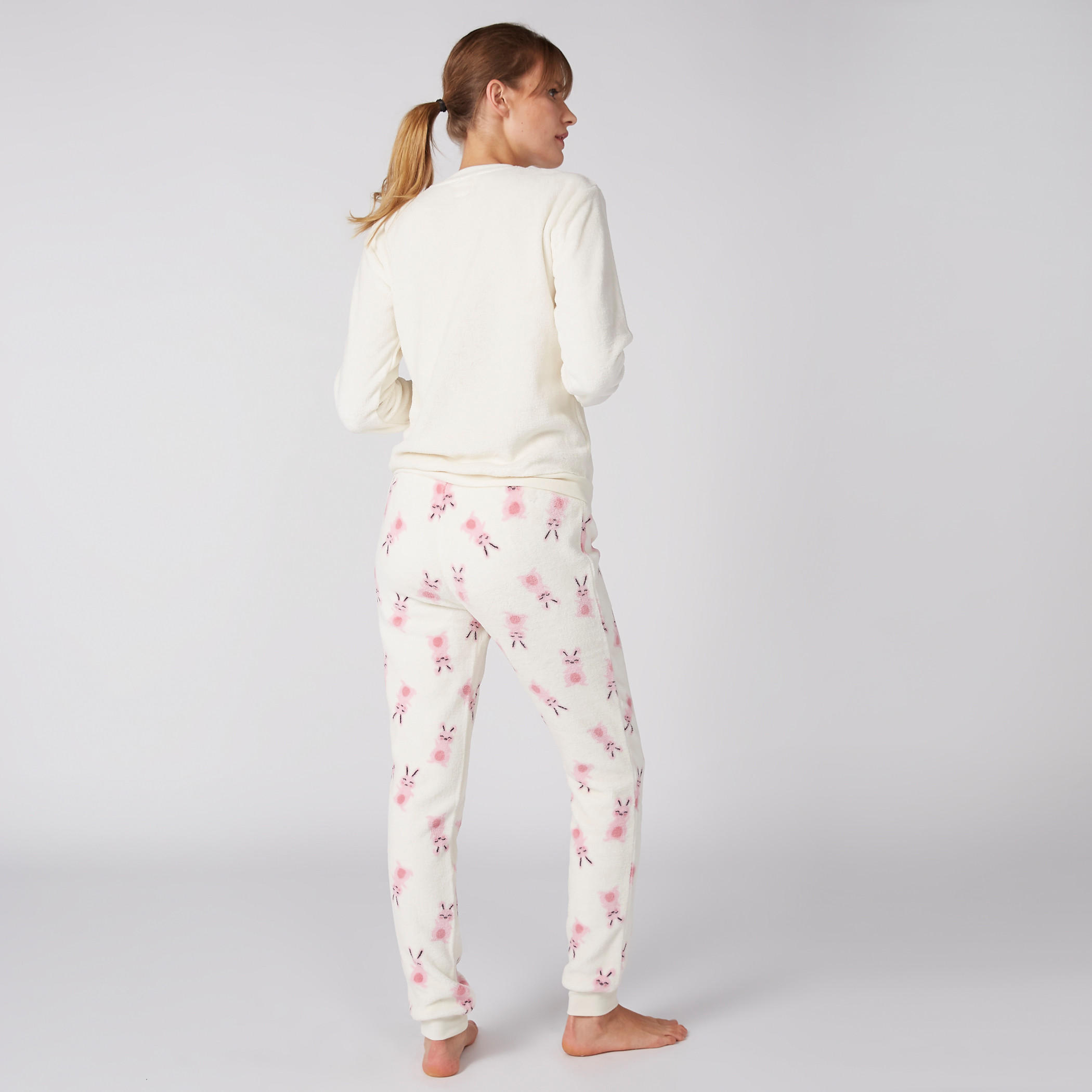 بنطال رياضي بطبعات مع سويت شيرت قطيفة بياقة مستديرة-women-clothing-nightwear-pyjamas-longsets-image-1