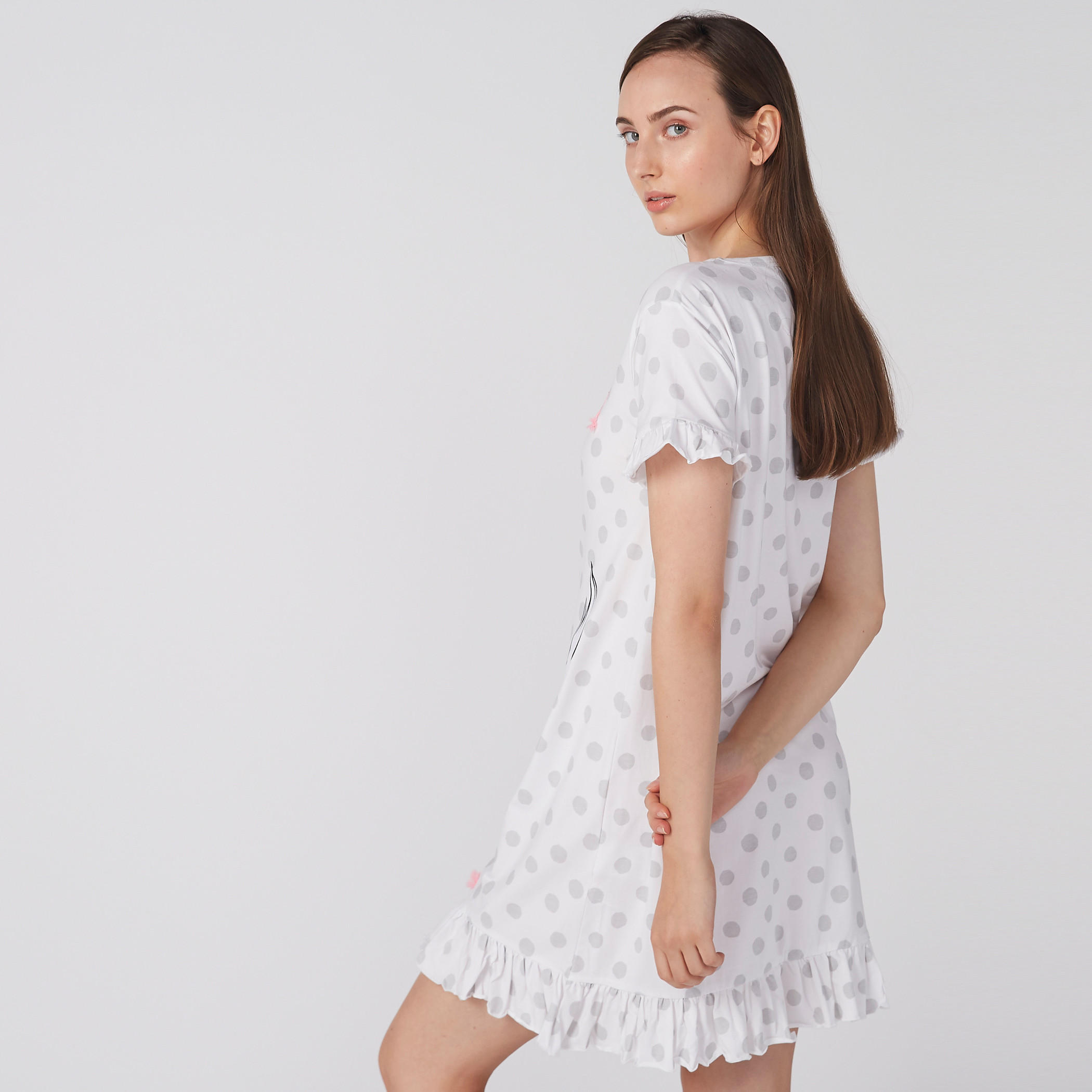 قميص نوم بطبعات ماري وياقة مستديرة وأكمام كشكش-women-clothing-nightwear-nighties-image-2
