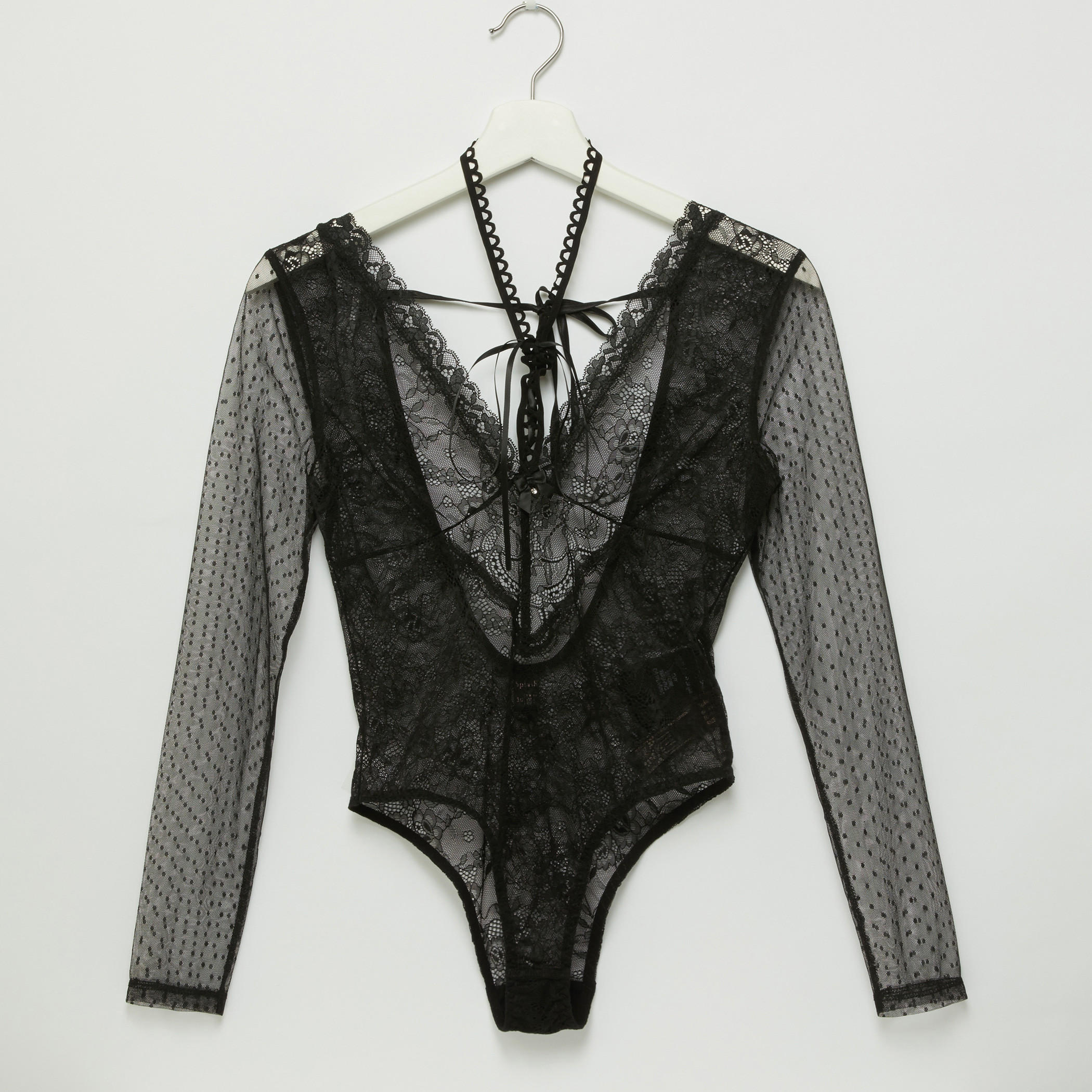 طقم نوم بياقة V وأكمام طويلة وتفاصيل دانتيل-women-clothing-lingerie-babydollsandbodysuits-image-1