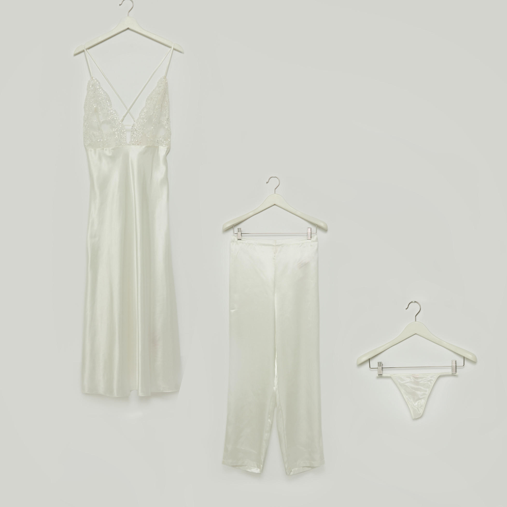 طقم قميص نوم 3 قطع بتفاصيل دانتيل-women-clothing-nightwear-nighties-image-1