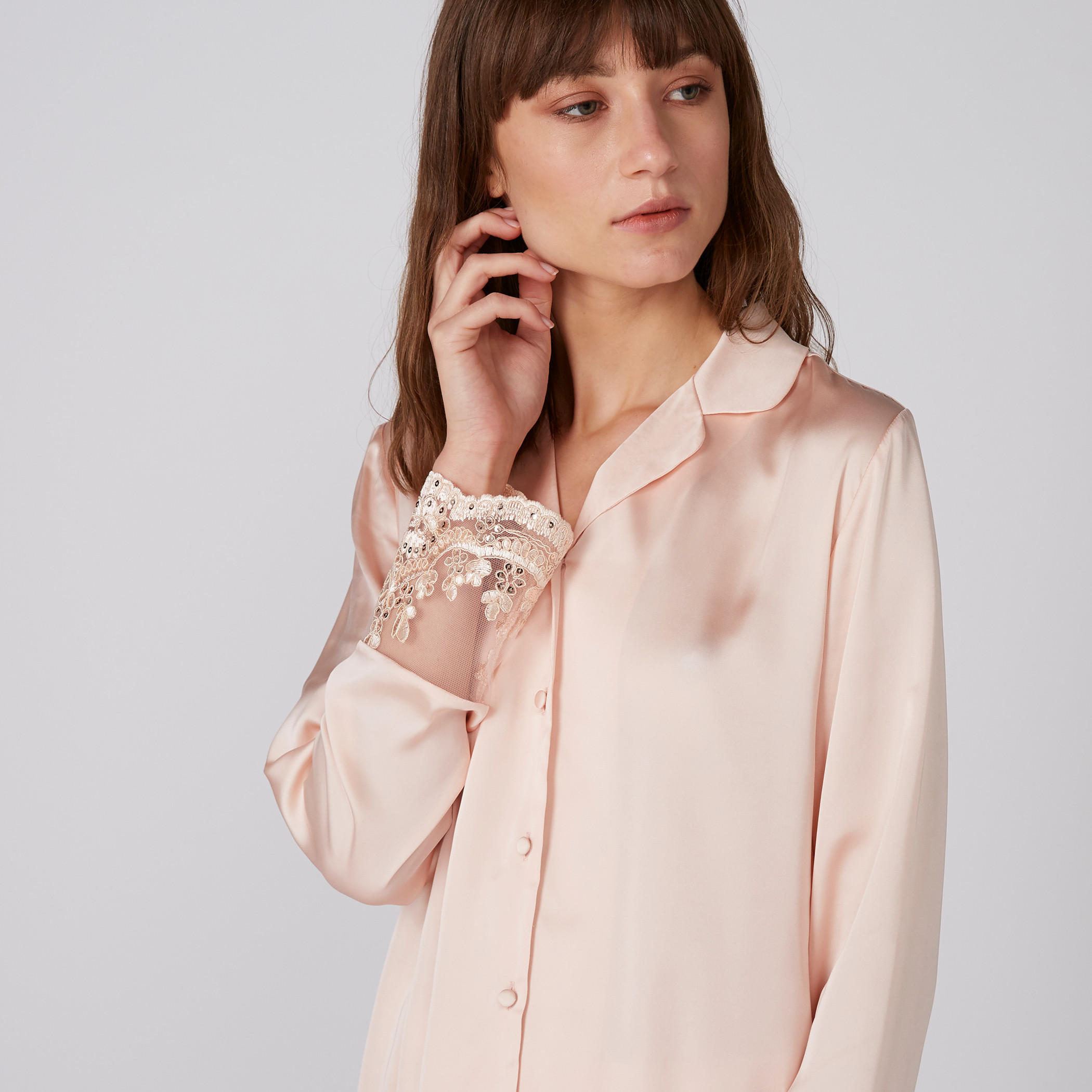 طقم بنطال بيجاما طويل وقميص بأكمام طويلة وتفاصيل دانتيل-women-clothing-nightwear-pyjamas-longsets-image-1
