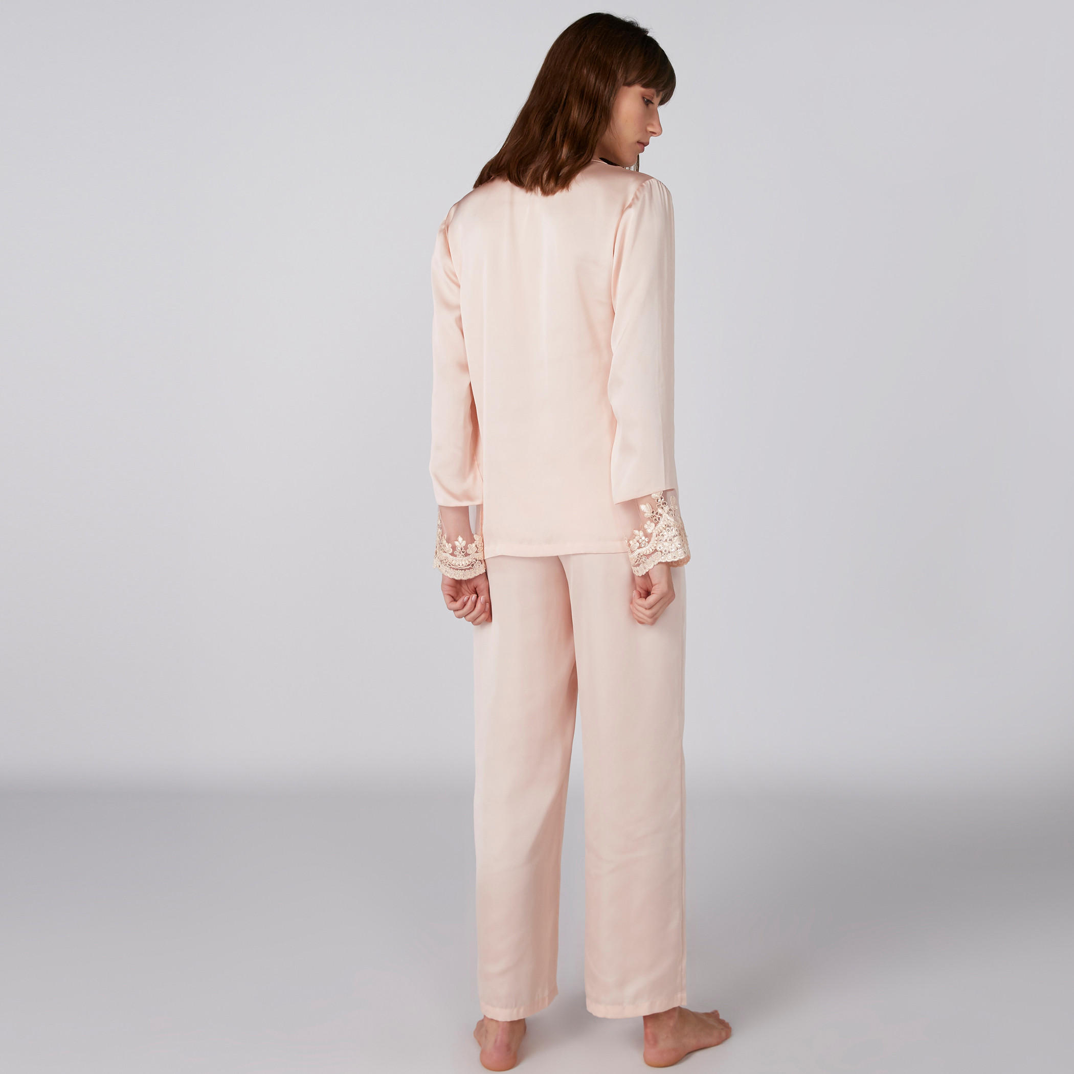 طقم بنطال بيجاما طويل وقميص بأكمام طويلة وتفاصيل دانتيل-women-clothing-nightwear-pyjamas-longsets-image-2