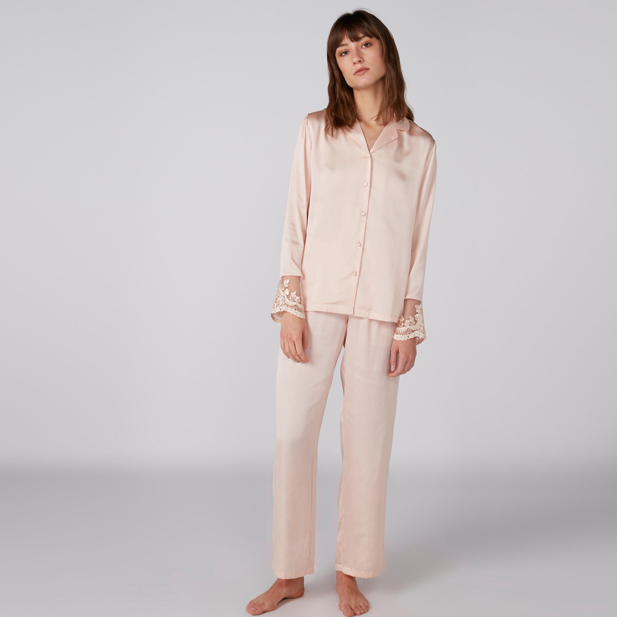 طقم بنطال بيجاما طويل وقميص بأكمام طويلة وتفاصيل دانتيل-women-clothing-nightwear-pyjamas-longsets-image-4