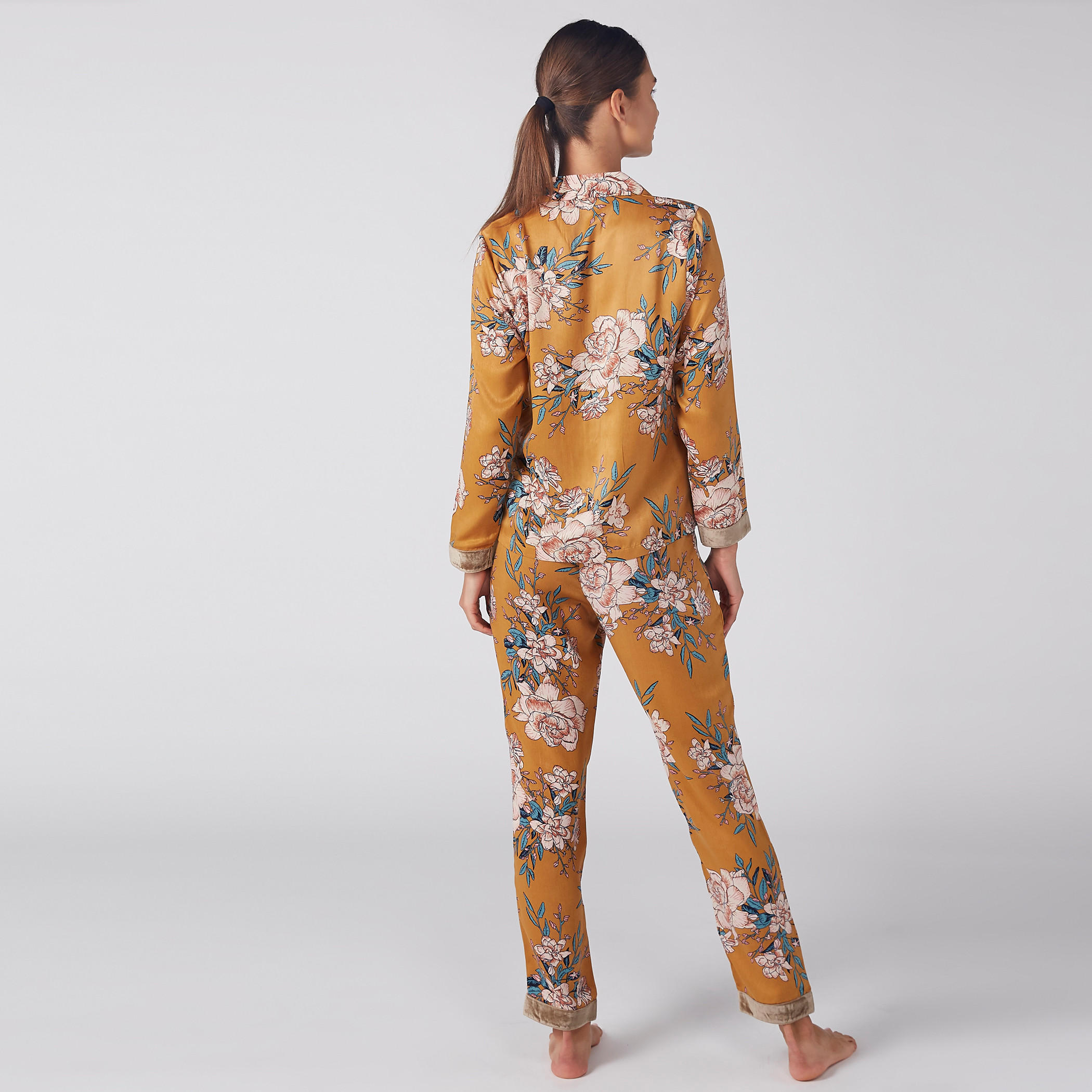 طقم بنطال بيجاما وقميص بأكمام طويلة وطبعات أزهار-women-clothing-nightwear-pyjamas-longsets-image-4