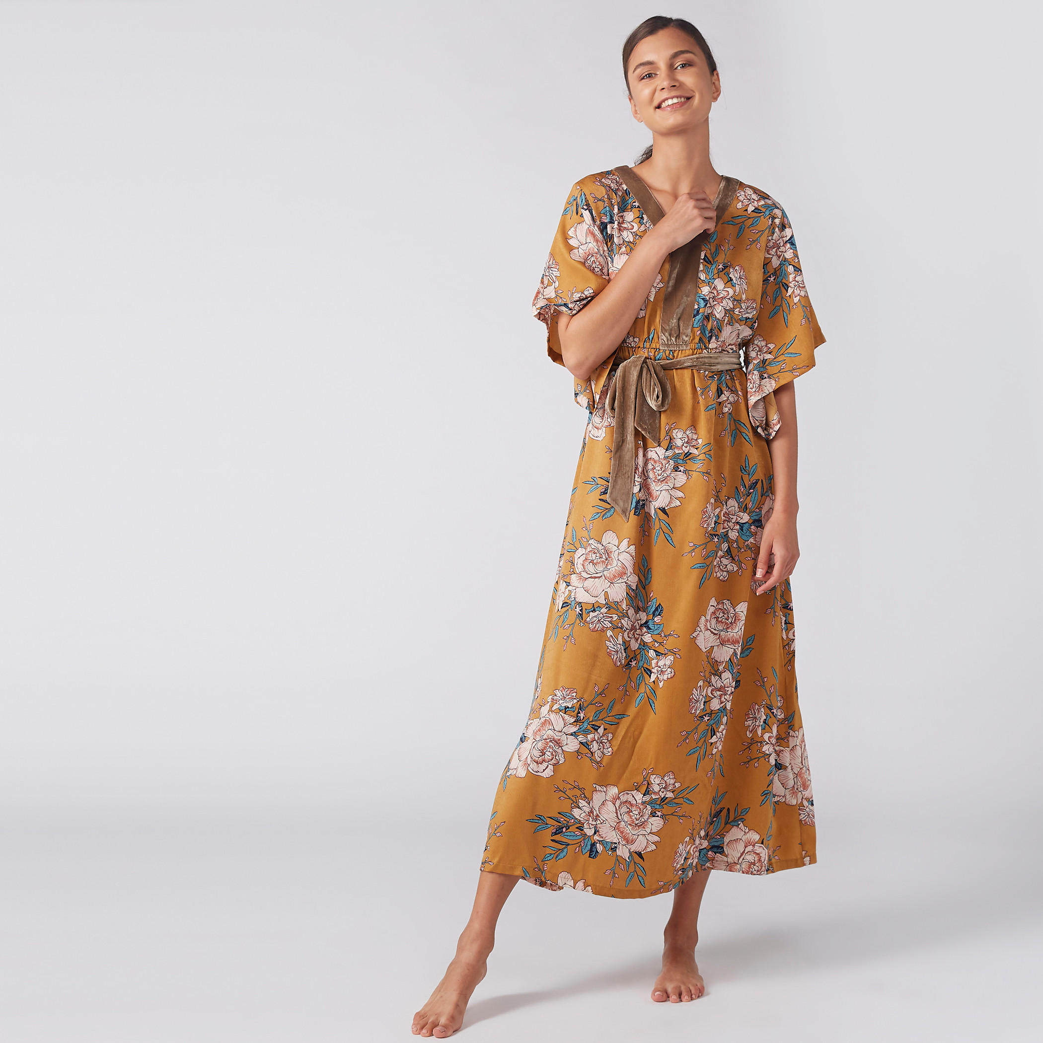 قميص نوم بياقة V وحزام رباط وطبعات أزهار-women-clothing-nightwear-nighties-image-1