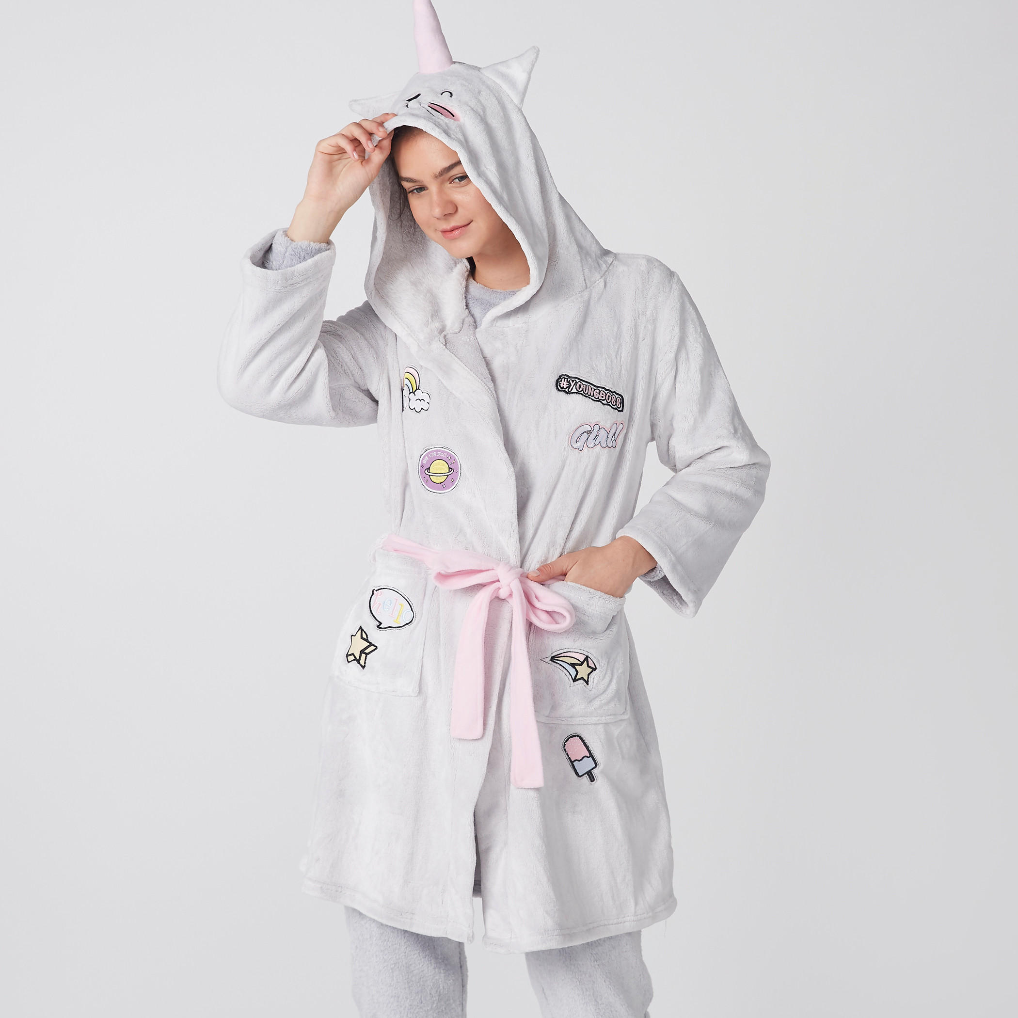 روب مطرّز بأكمام طويلة بحزام رباط-women-clothing-nightwear-robes-image-1