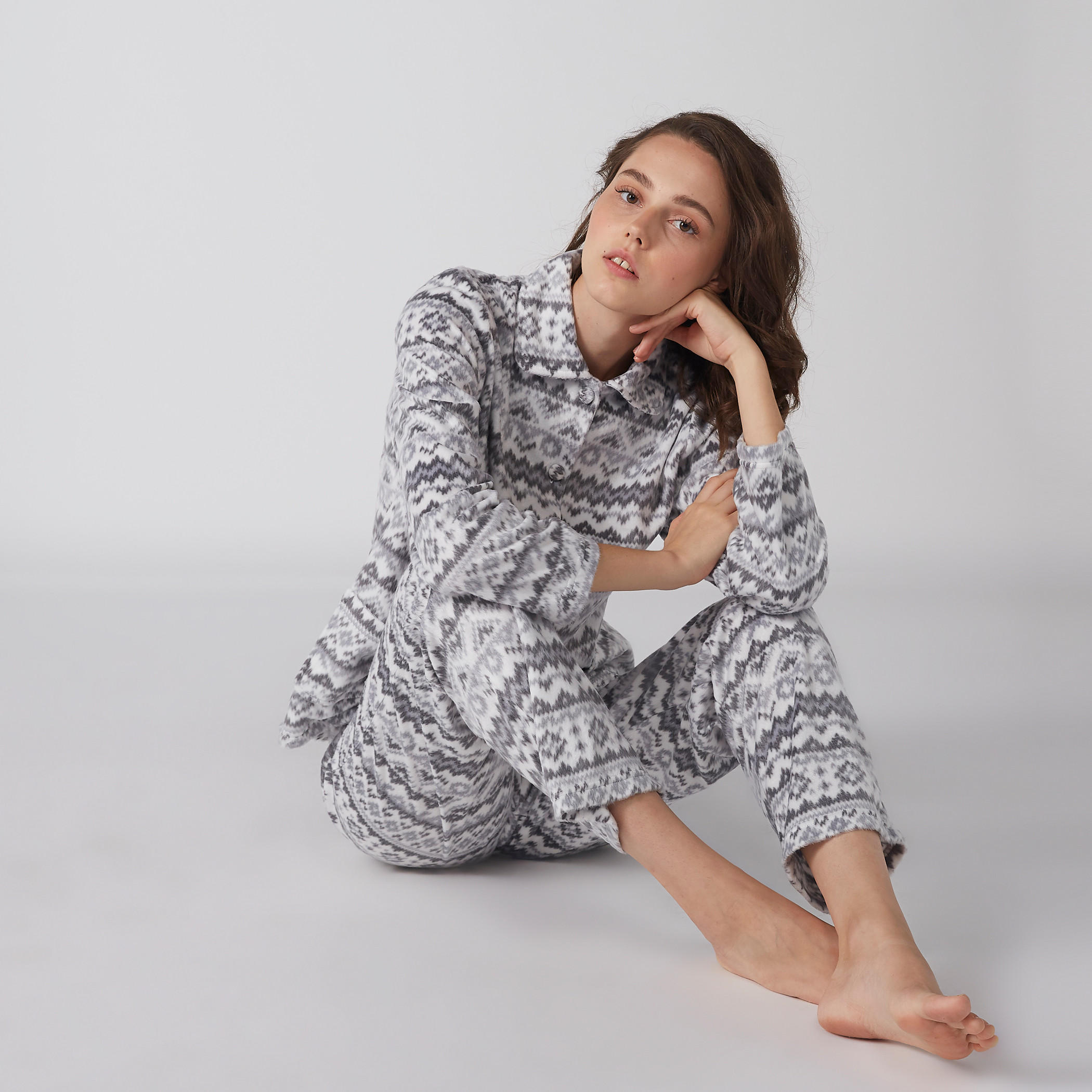 طقم بيجاما ذو نقش مطبوع وقميص بأكمام طويلة-women-clothing-nightwear-pyjamas-longsets-image-4