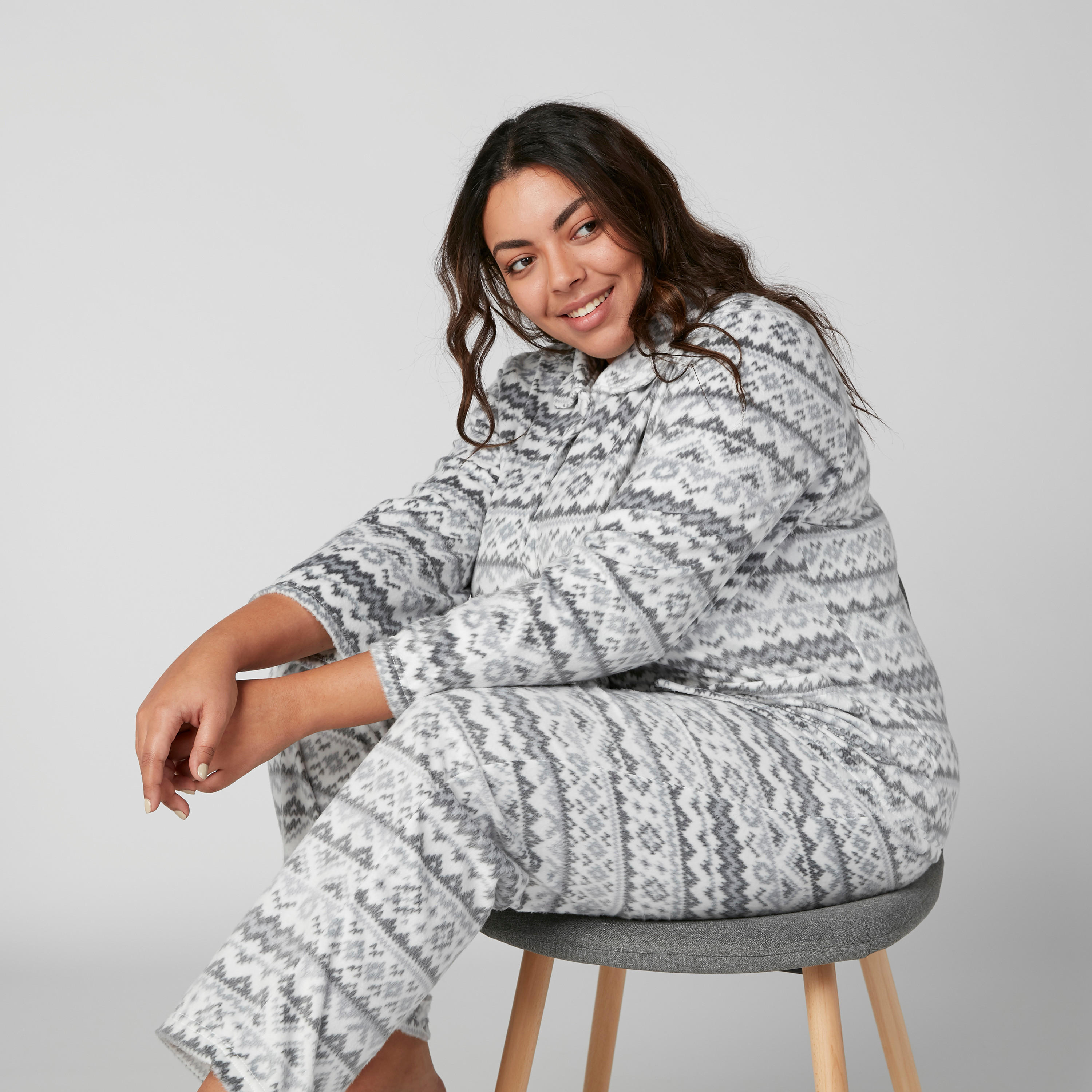 طقم بنطال بيجاما وقميص بأكمام طويلة وطبعات-women-clothing-nightwear-pyjamas-longsets-image-3