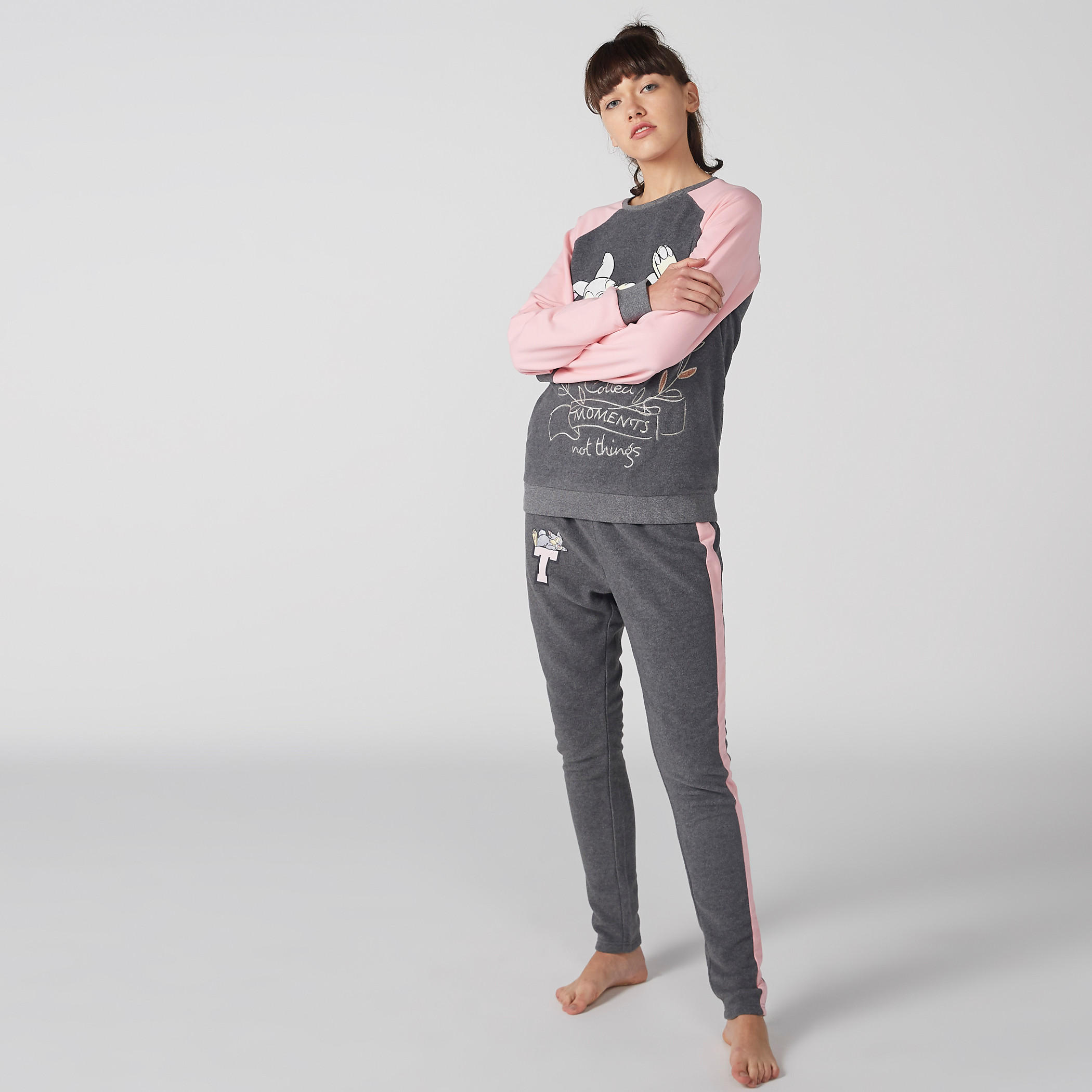 طقم تيشيرت بأكمام مغايرة وطبعات وبنطال بيجاما-women-clothing-nightwear-pyjamas-longsets-image-2
