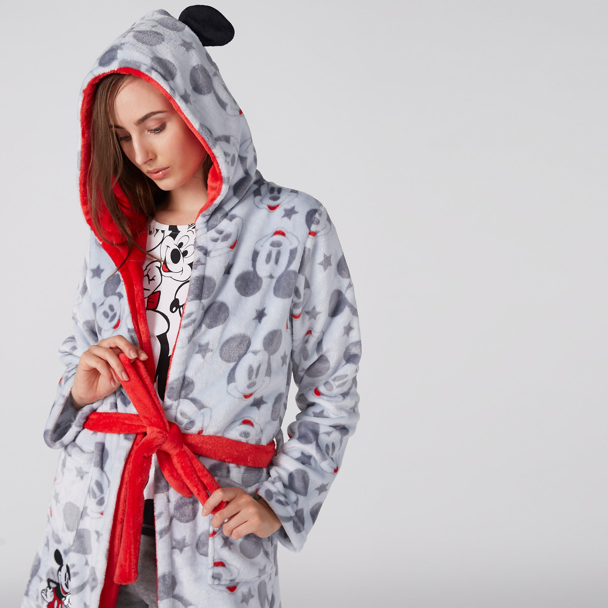 روب بطبعات ميكي ماوس وأكمام طويلة وحزام رباط وقبعة-women-clothing-nightwear-robes-image-1