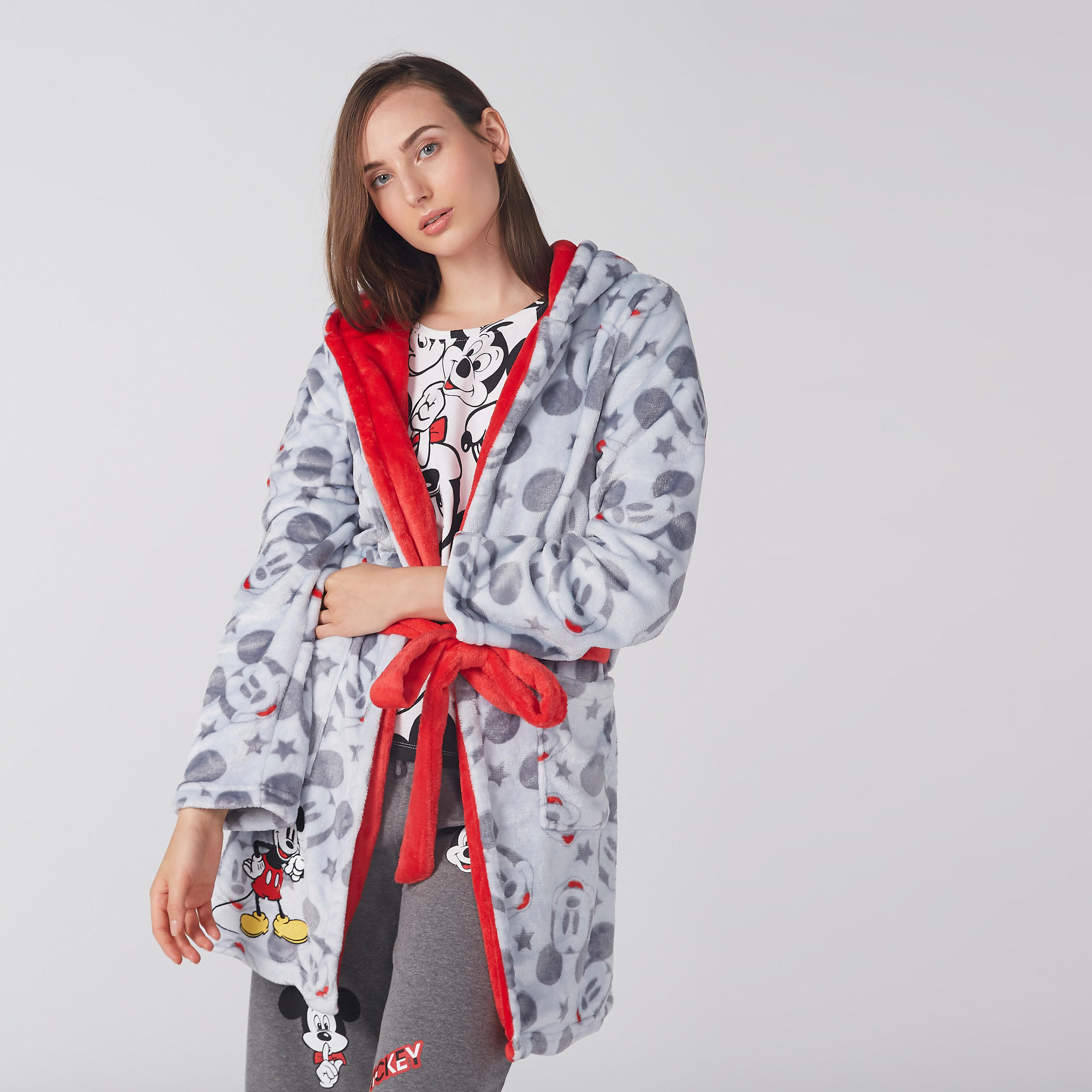 روب بطبعات ميكي ماوس وأكمام طويلة وحزام رباط وقبعة-women-clothing-nightwear-robes-image-4