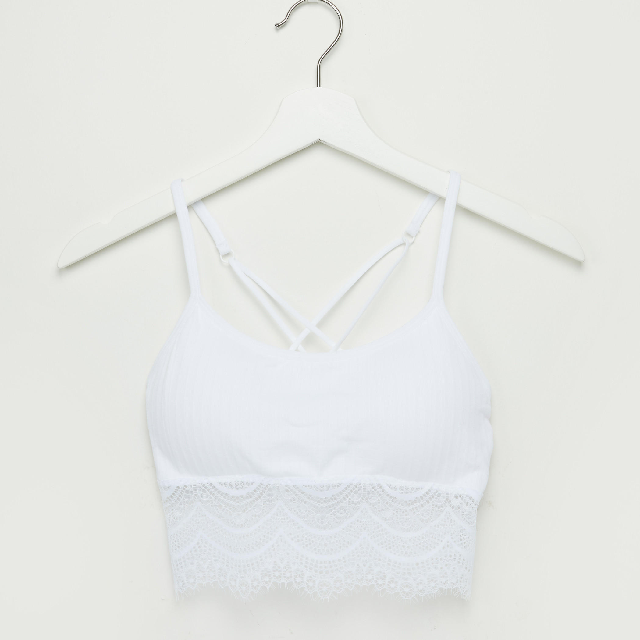 صدريّة بارزة الملمس بحمّالات متقاطعة وتفاصيل دانتيل - طقم من قطعتين-women-clothing-lingerie-bras-image-4