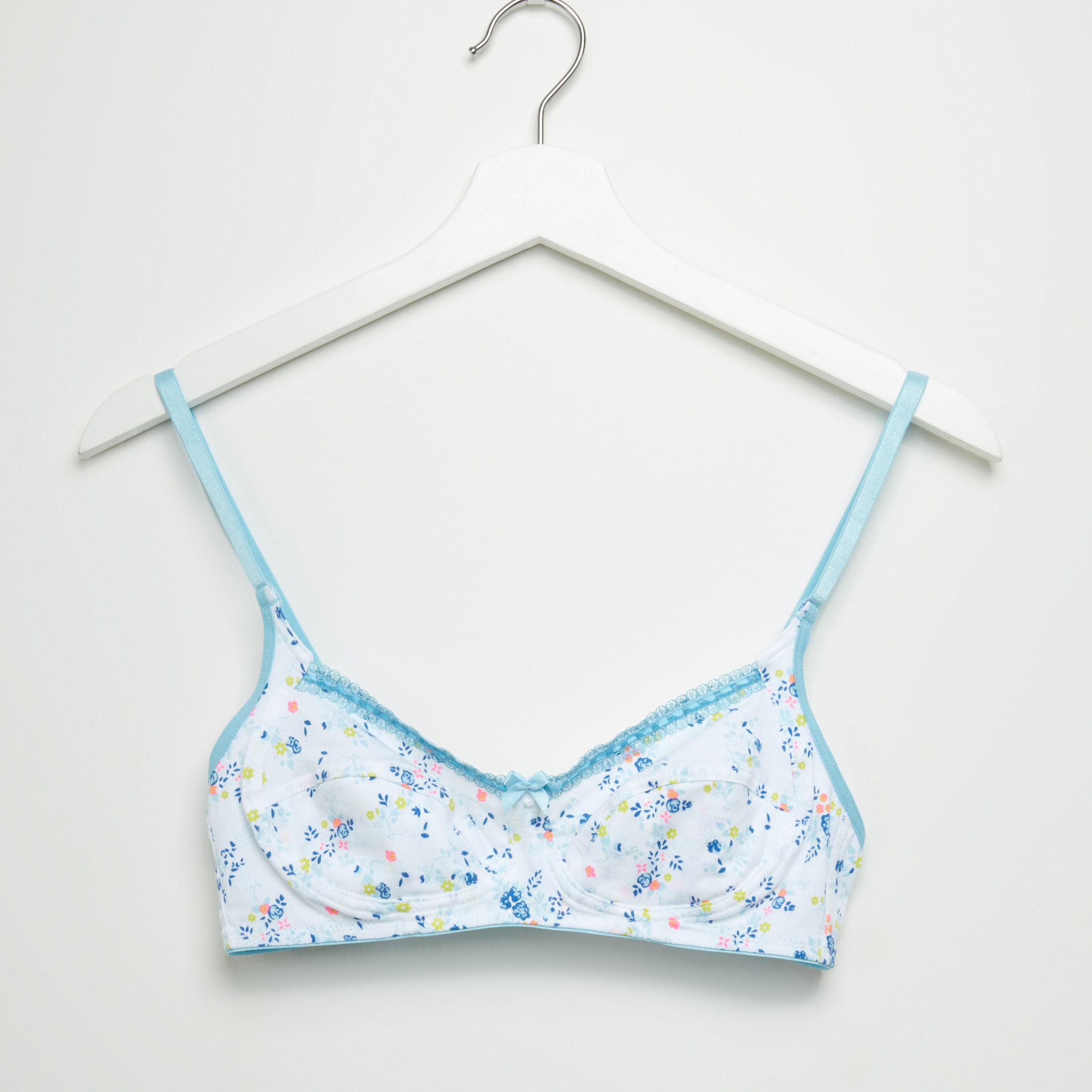 صدريّة بمشبك إغلاق وتفاصيل دانتيل - طقم من قطعتين متنوعتين-women-clothing-lingerie-bras-image-2