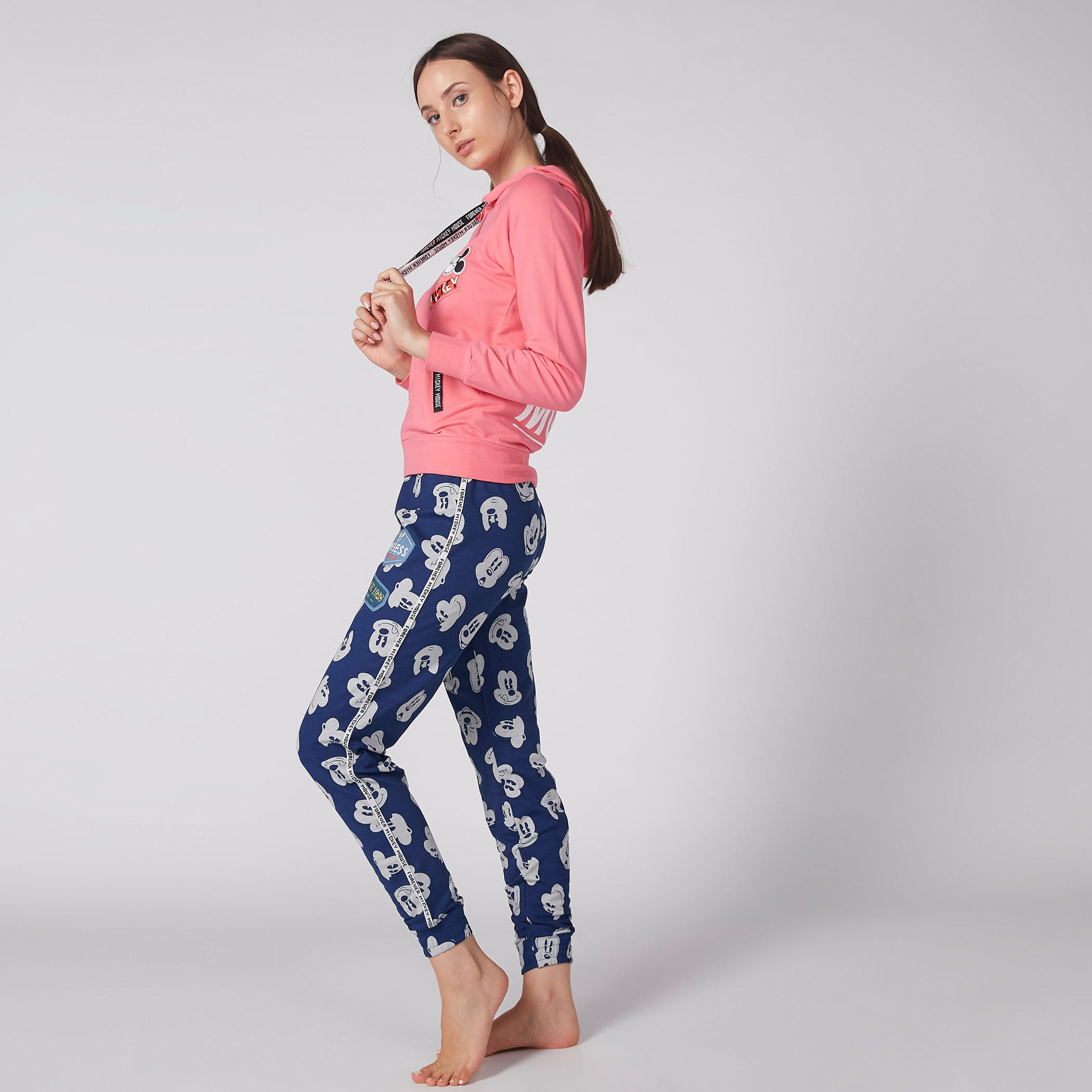 بنطال رياضي بخصر مطّاطي ونقش ميكي ماوس-women-clothing-nightwear-pyjamas-bottoms-image-1