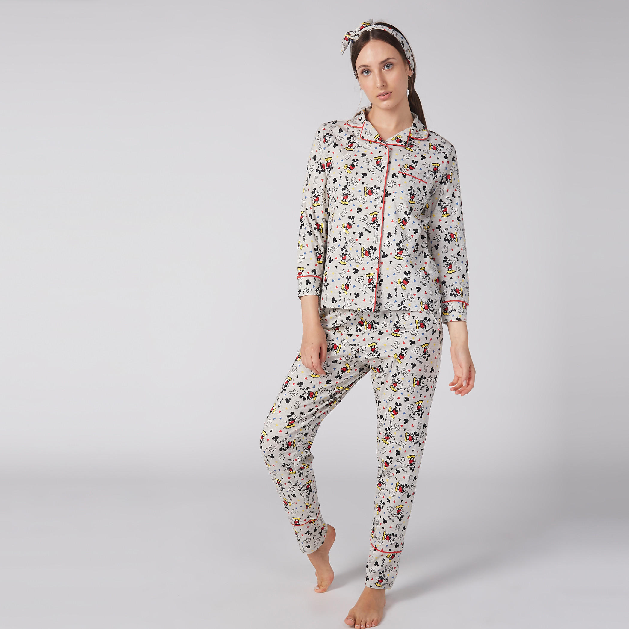 طقم بيجاما بنطال وقميص بطبعات ميكي ماوس-women-clothing-nightwear-pyjamas-longsets-image-3