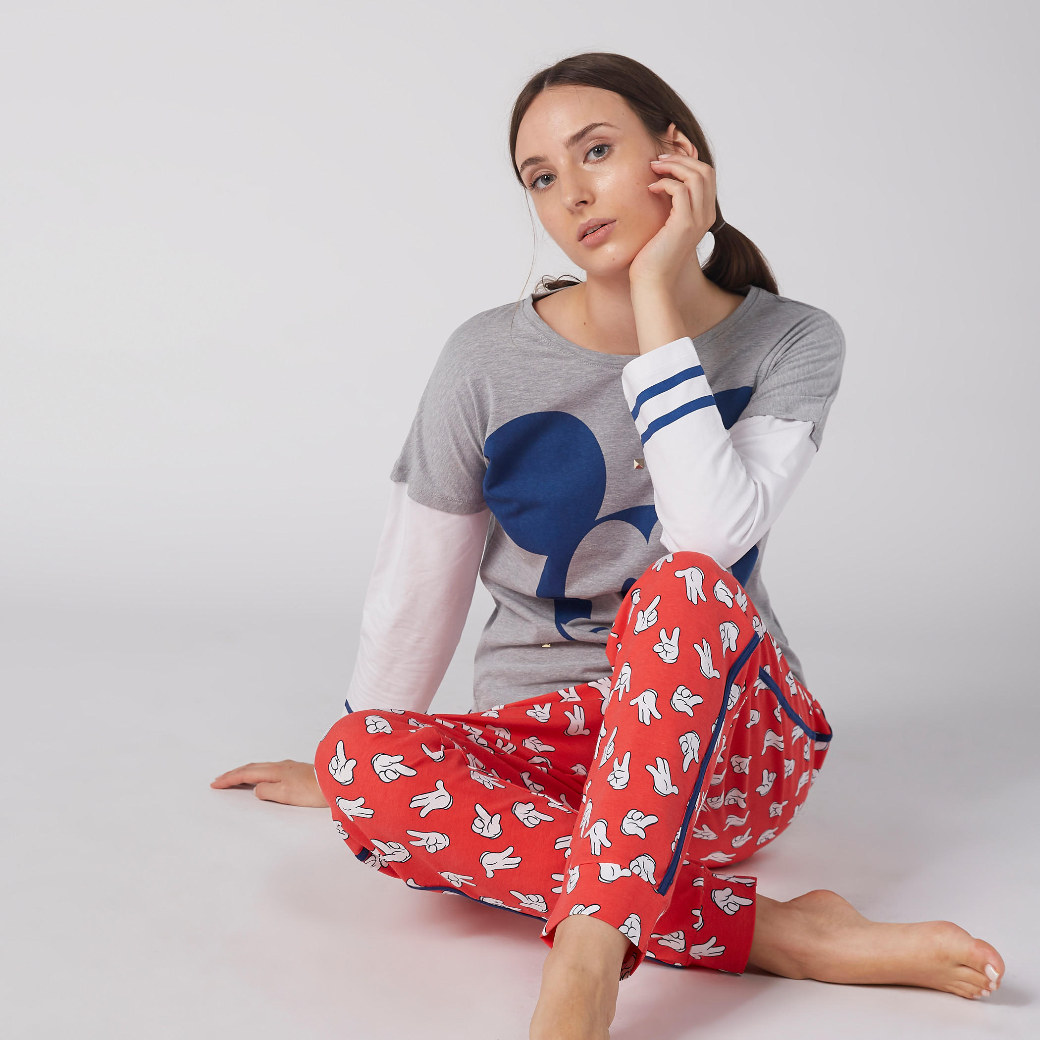 طقم بنطال بيجاما وتيشيرت بياقة مستديرة وطبعات ميكي ماوس-women-clothing-nightwear-pyjamas-longsets-image-2
