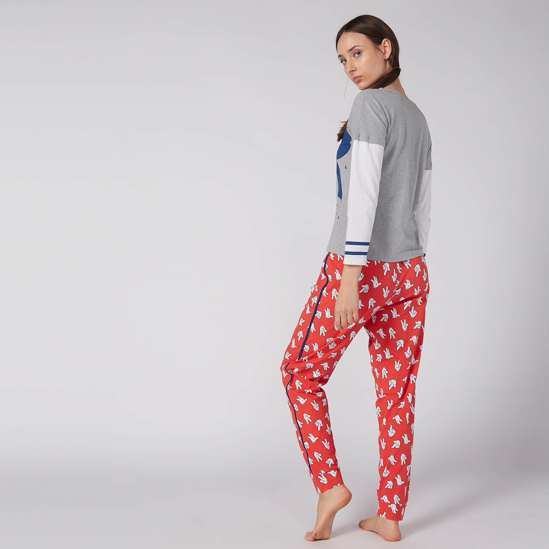طقم بنطال بيجاما وتيشيرت بياقة مستديرة وطبعات ميكي ماوس-women-clothing-nightwear-pyjamas-longsets-image-3