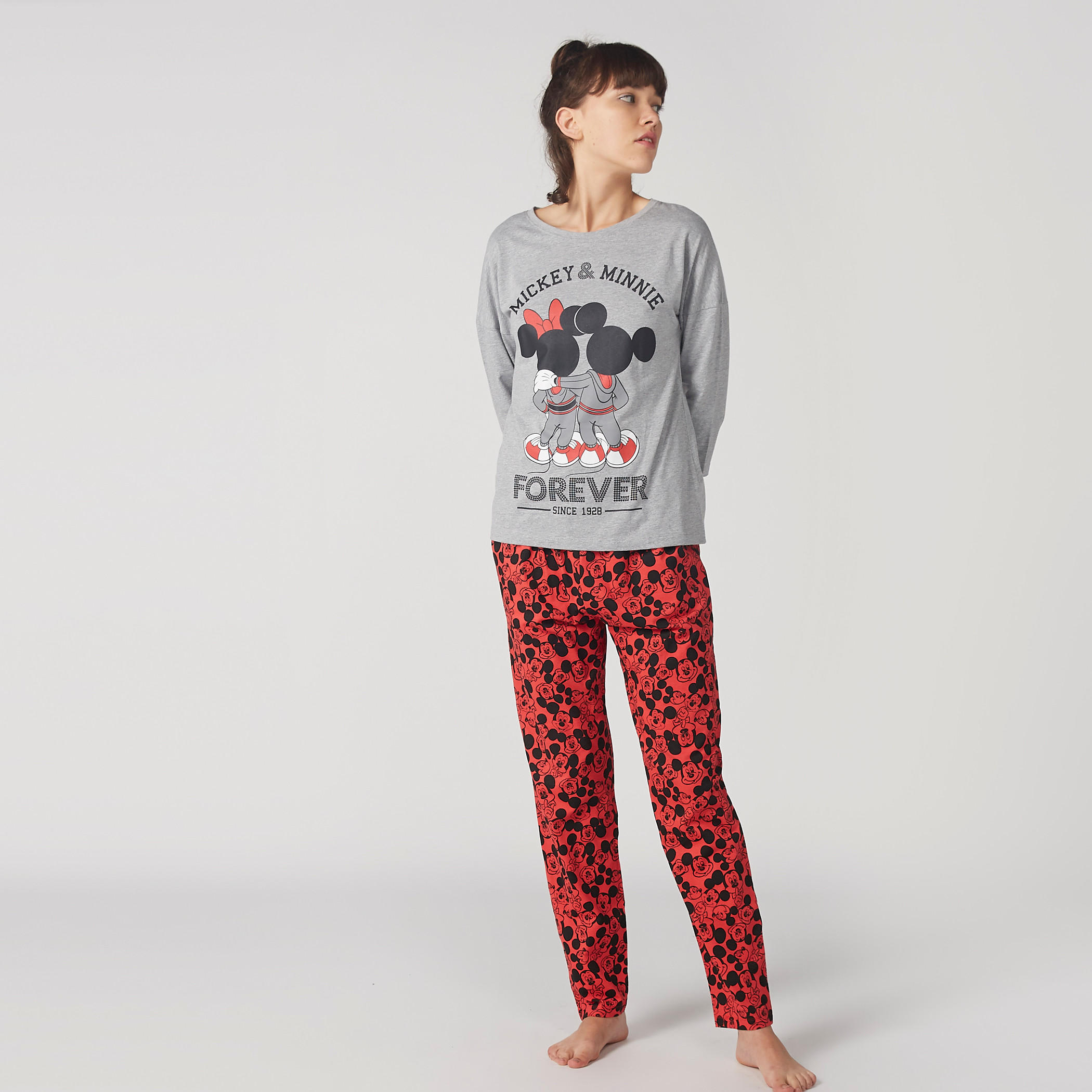 طقم بنطال بيجاما وتيشيرت بطبعات ميني وميكي ماوس-women-clothing-nightwear-pyjamas-longsets-image-1