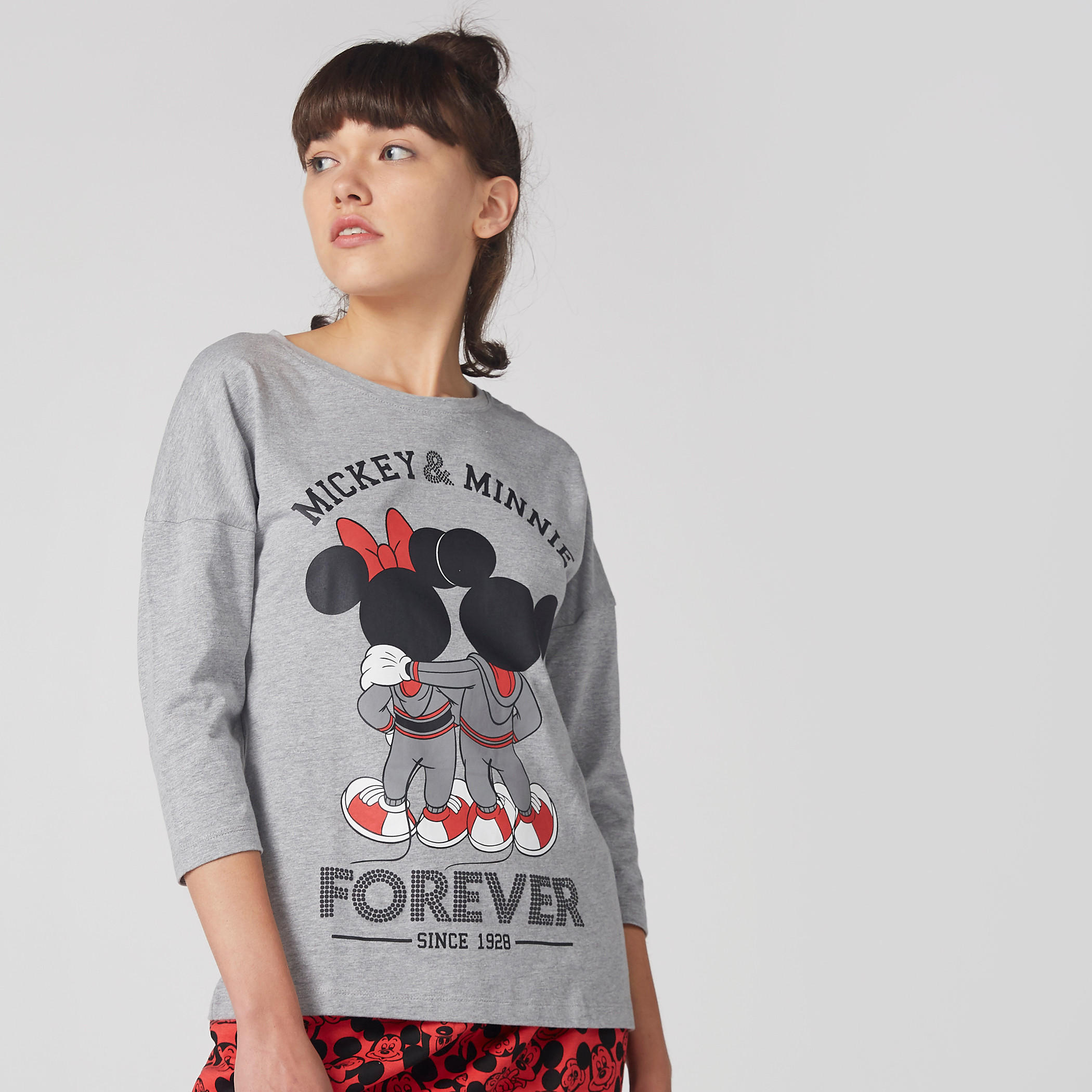 طقم بنطال بيجاما وتيشيرت بطبعات ميني وميكي ماوس-women-clothing-nightwear-pyjamas-longsets-image-4