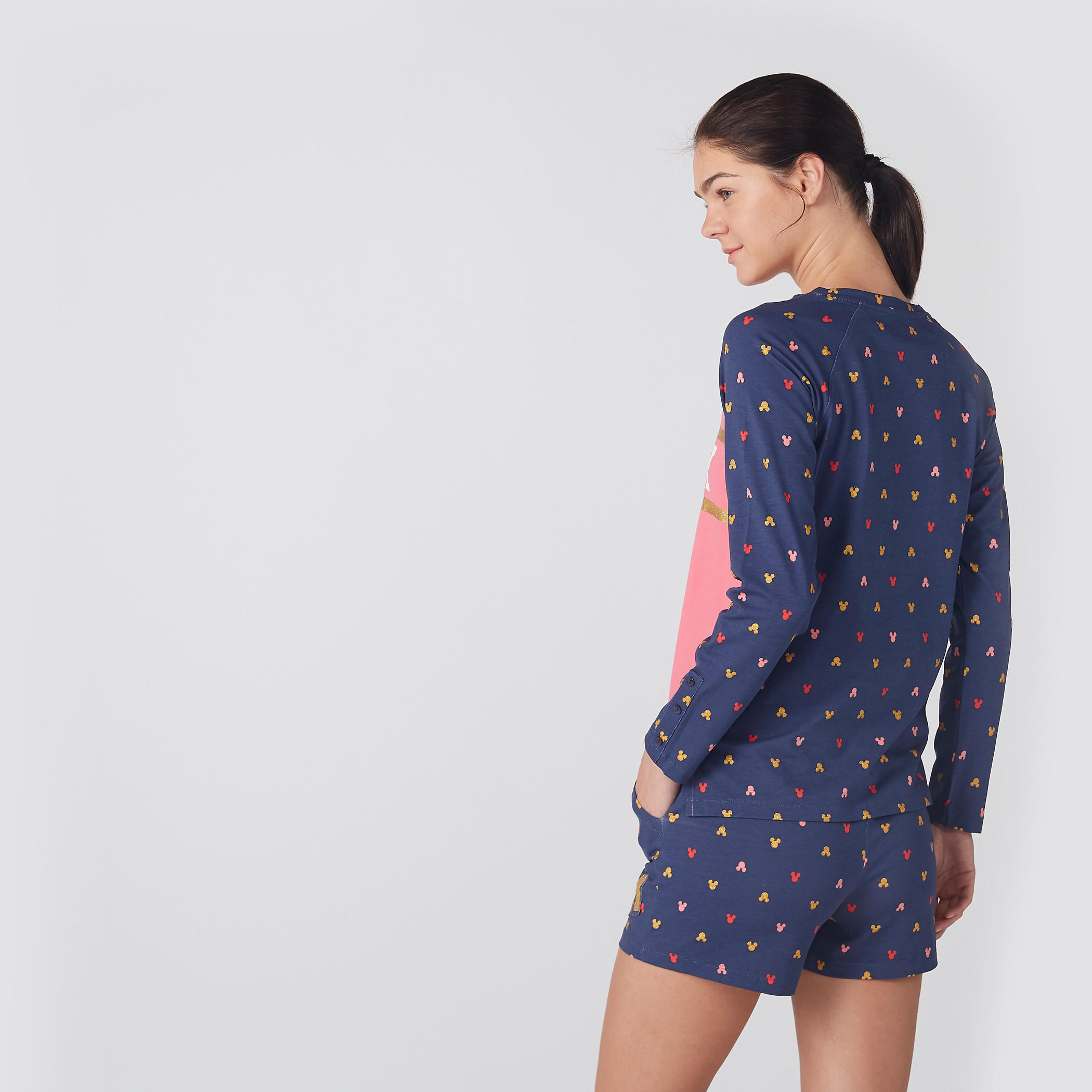 تيشيرت بأكمام مغايرة وطبعات ميكي ماوس مع شورت-women-clothing-nightwear-pyjamas-longsets-image-4