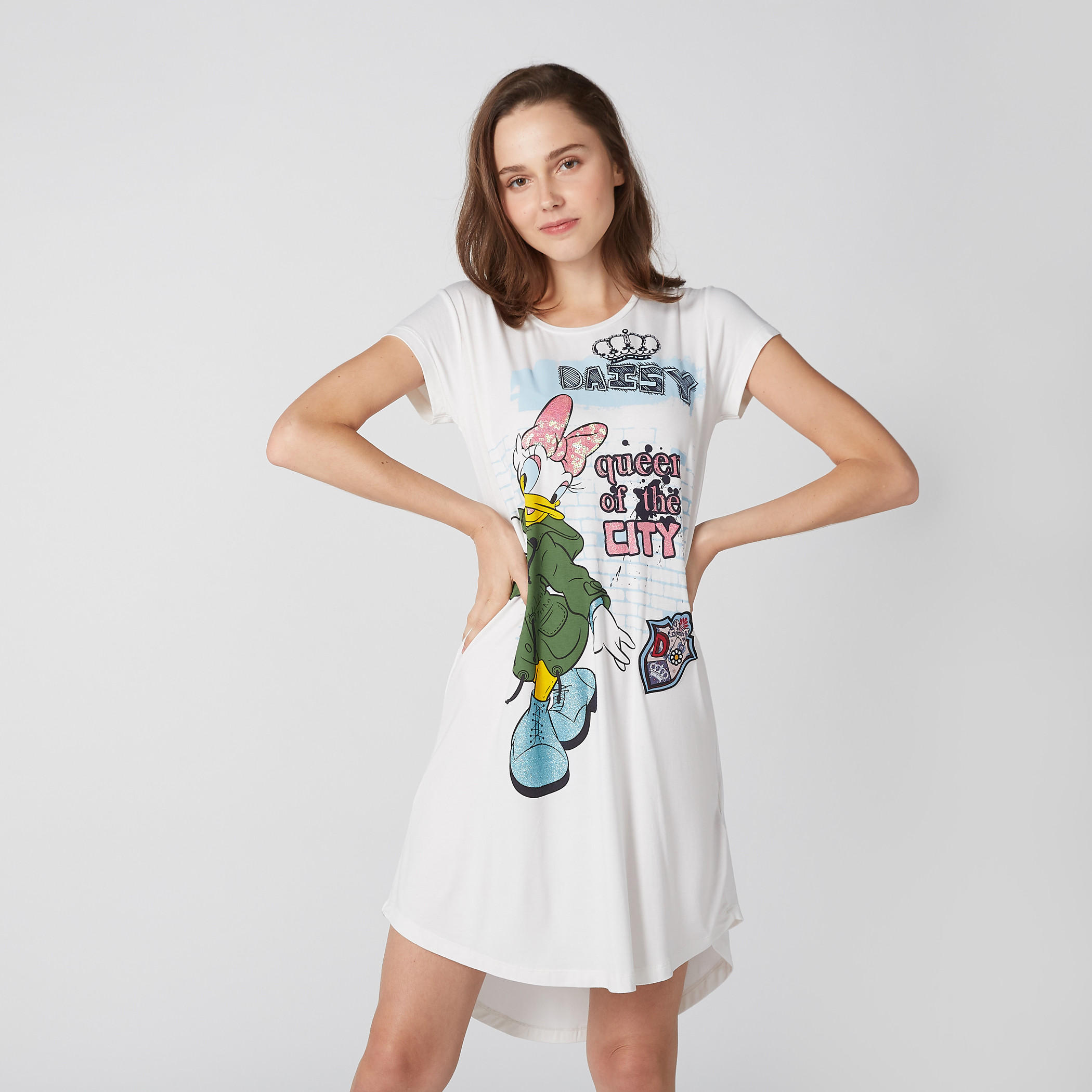 قميص نوم بأكمام قصيرة وطبعات دايزي داك-women-clothing-nightwear-nighties-image-2