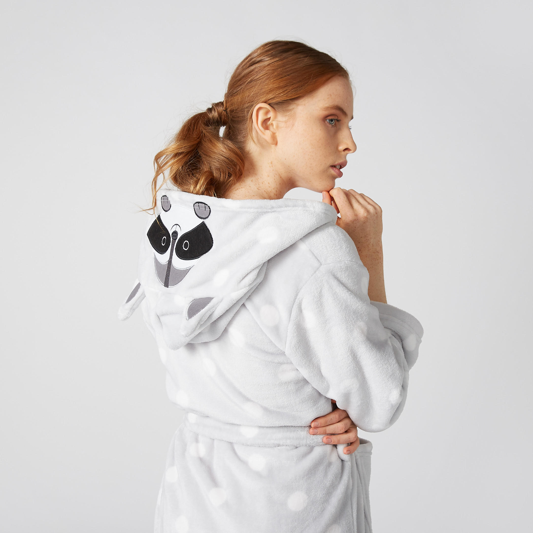 روب قطيفة بقبعة وجيوب-women-clothing-nightwear-robes-image-1