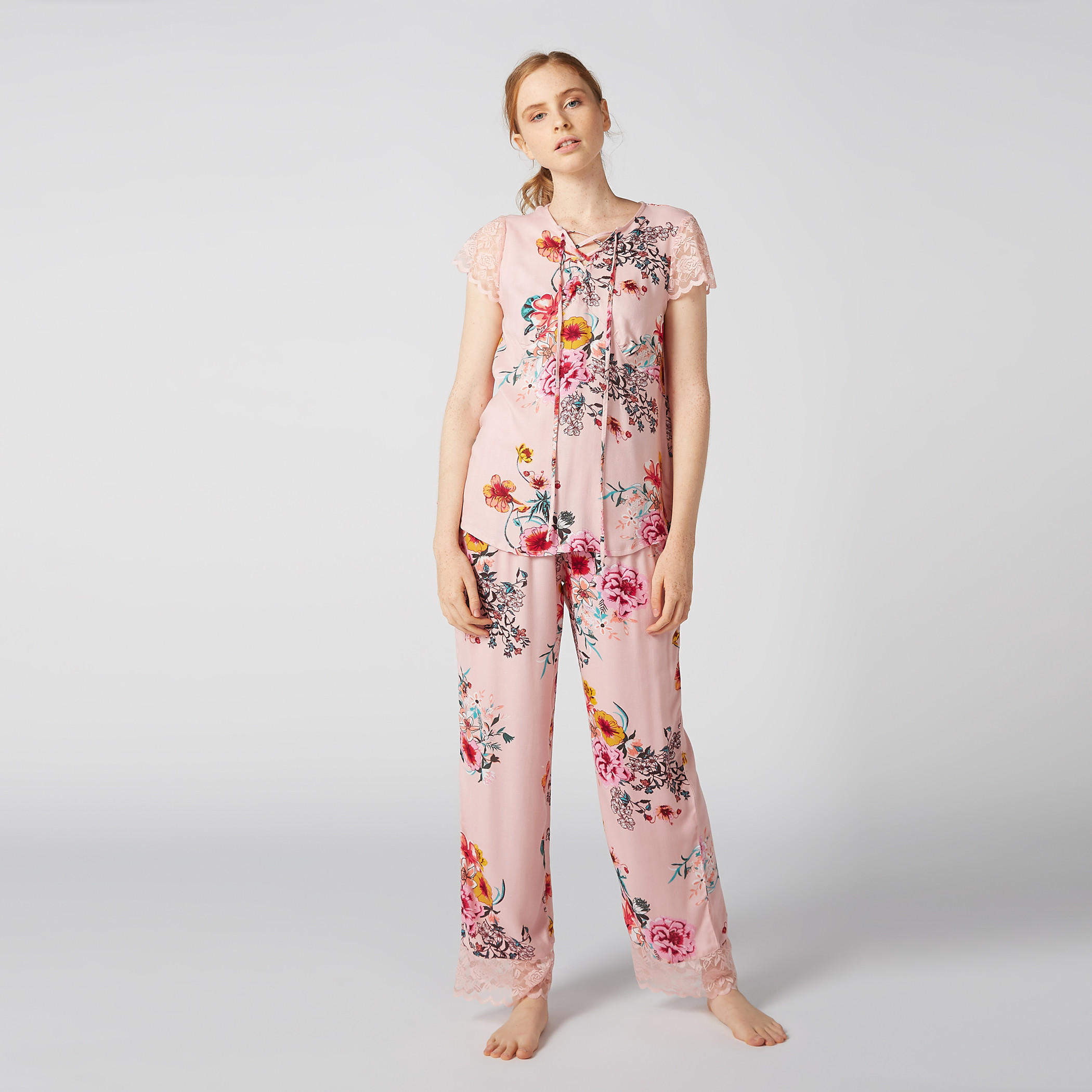 طقم بنطال بيجاما وبلوزة بياقة V وطبعات زهرية-women-clothing-nightwear-pyjamas-longsets-image-3