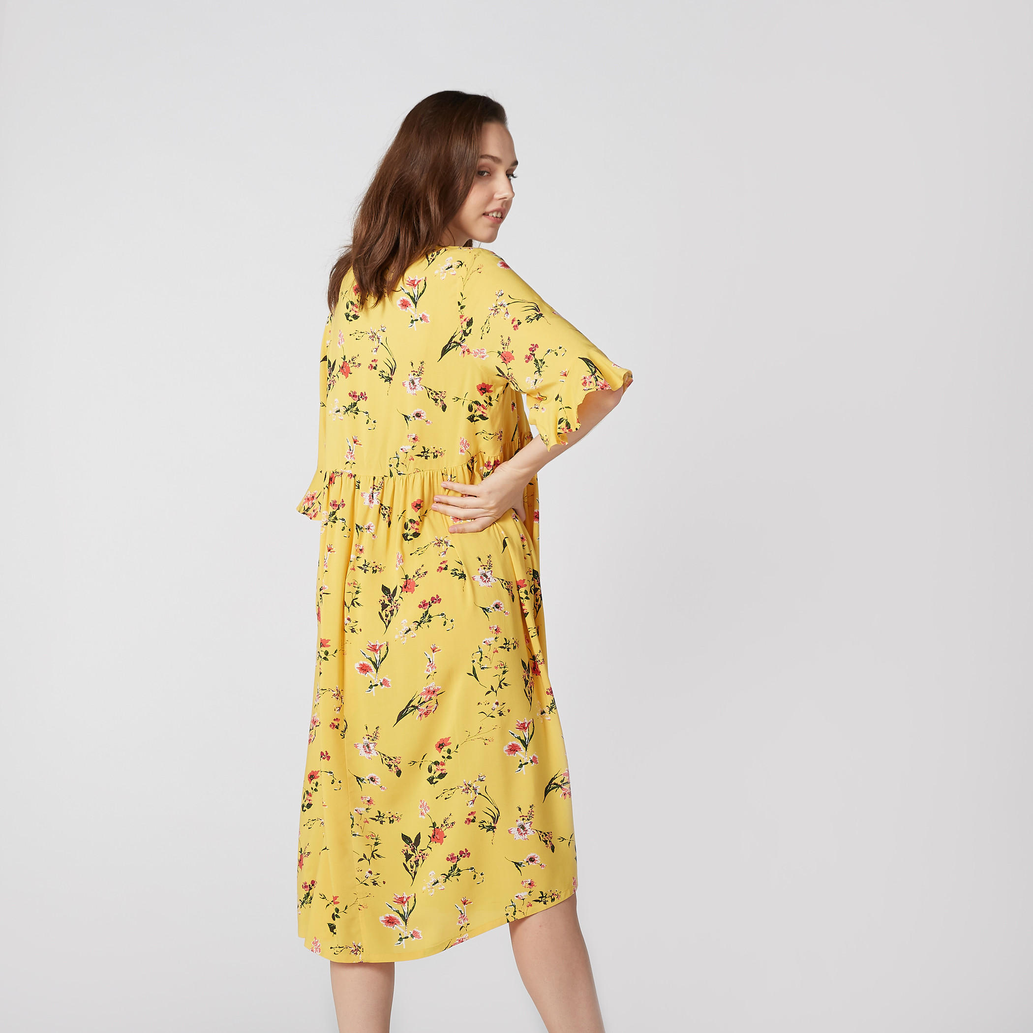 قميص نوم بأكمام 3/4 وياقة V وطبعات زهرية-women-clothing-nightwear-nighties-image-3