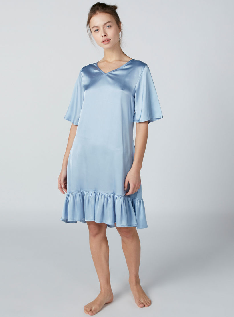 قميص نوم متوسط الطول بياقة V وأكمام واسعة - طقم من قطعتين-women-clothing-nightwear-nighties-image-3