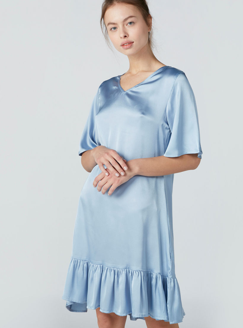 قميص نوم متوسط الطول بياقة V وأكمام واسعة - طقم من قطعتين-women-clothing-nightwear-nighties-image-7