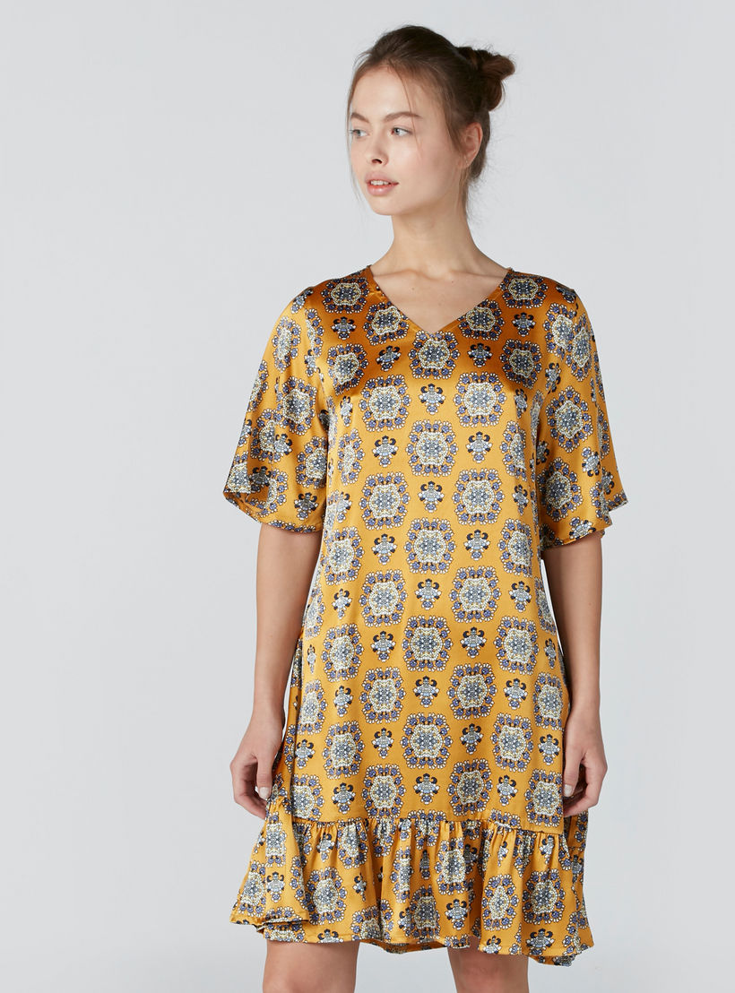 قميص نوم متوسط الطول بياقة V وأكمام واسعة - طقم من قطعتين-women-clothing-nightwear-nighties-image-6