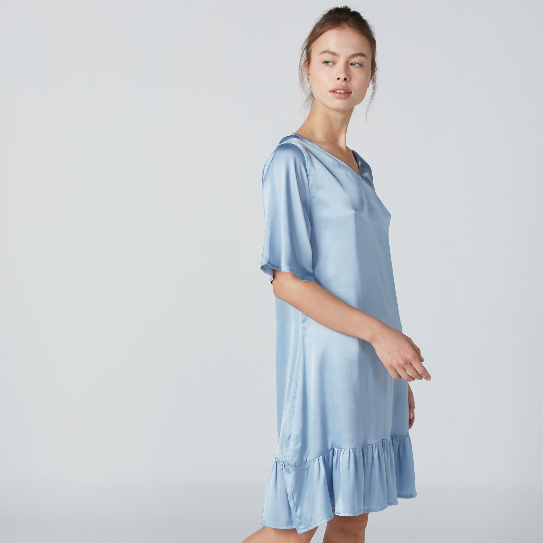 قميص نوم متوسط الطول بياقة V وأكمام واسعة - طقم من قطعتين-women-clothing-nightwear-nighties-image-5