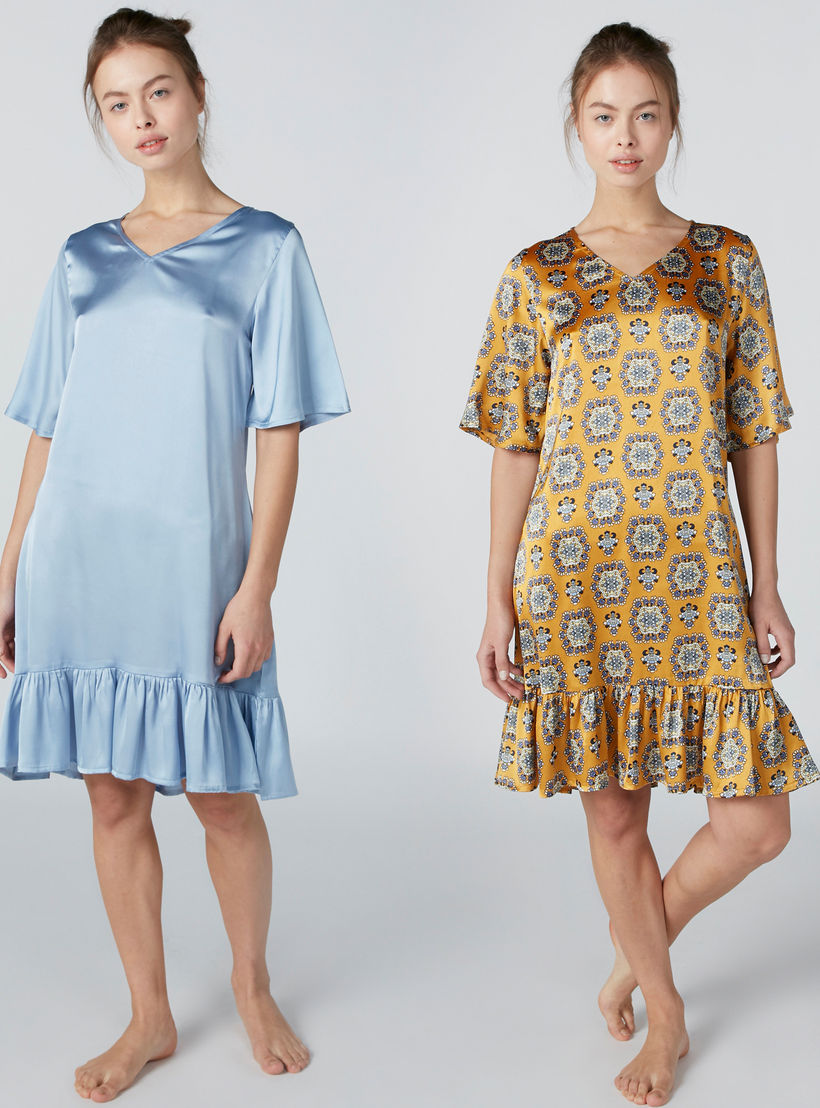 قميص نوم متوسط الطول بياقة V وأكمام واسعة - طقم من قطعتين-women-clothing-nightwear-nighties-image-1